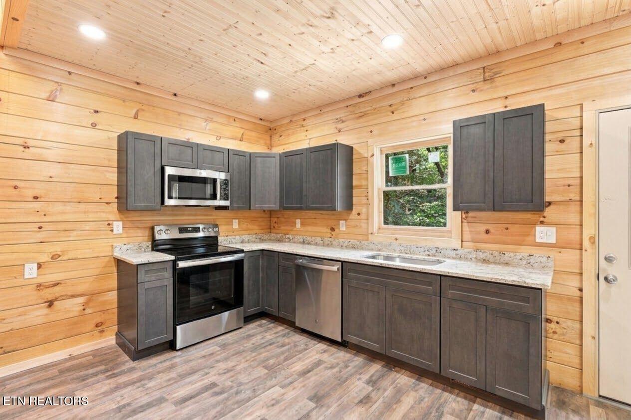 1607 Mountain Shadow Way Gatlinburg TN 37738