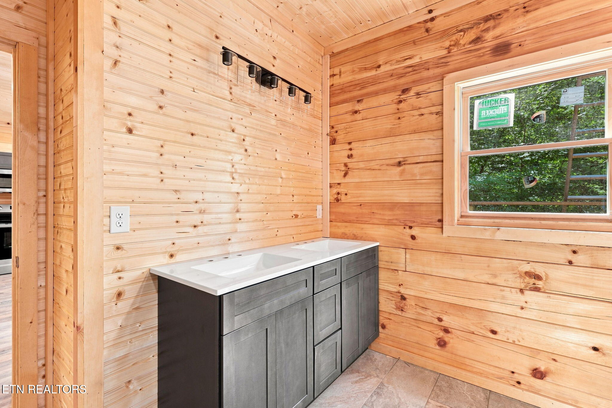 1607 Mountain Shadow Way Gatlinburg TN 37738