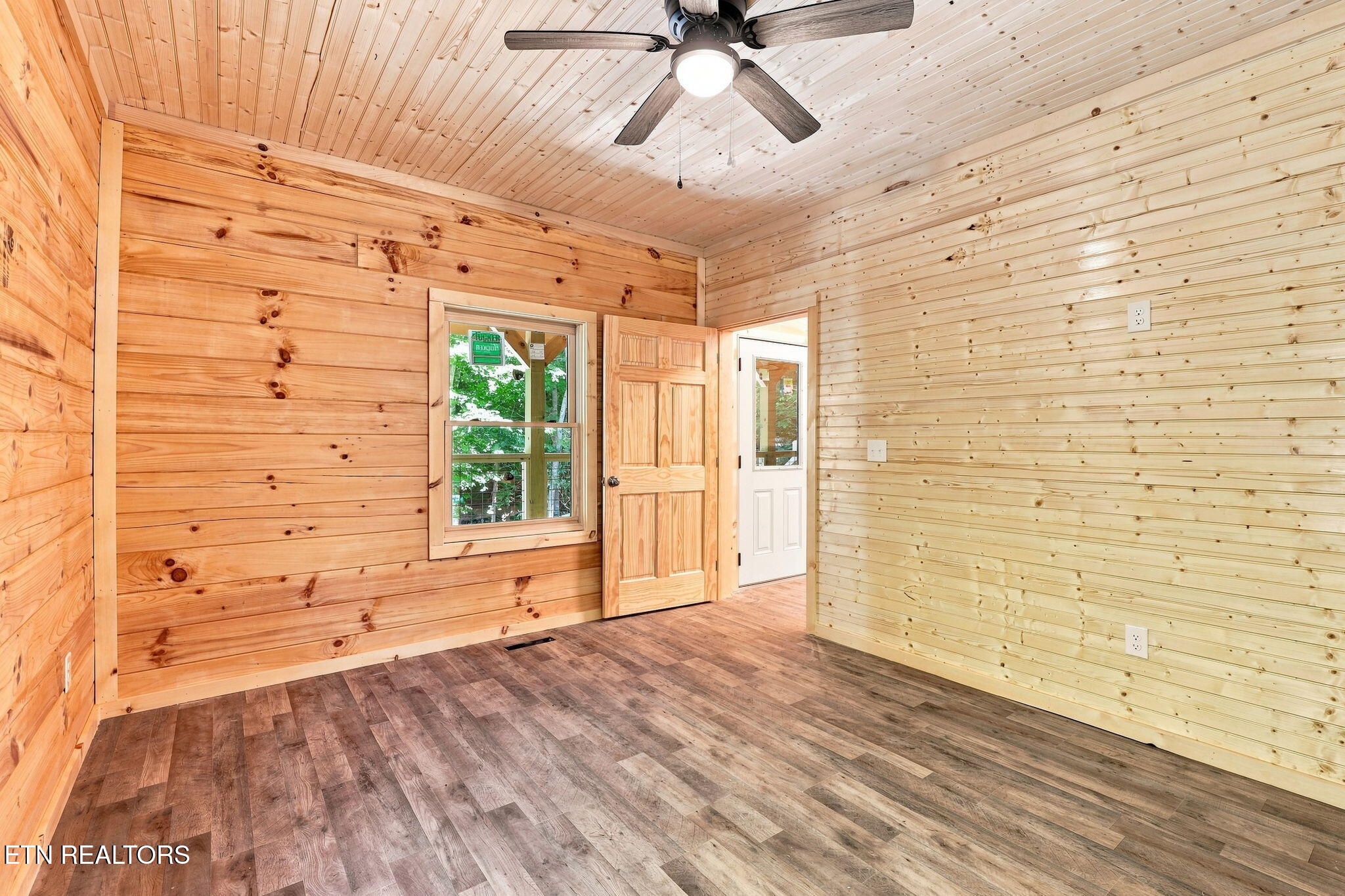 1607 Mountain Shadow Way Gatlinburg TN 37738