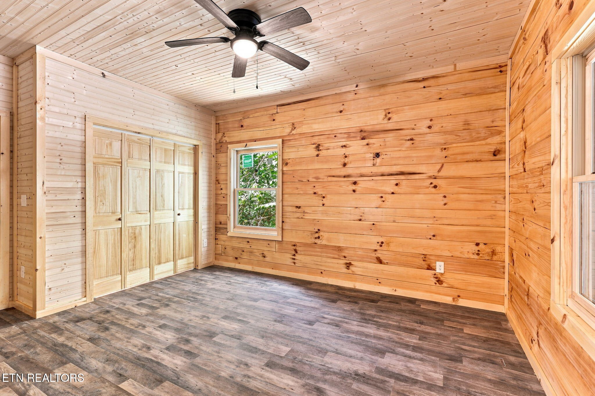 1607 Mountain Shadow Way Gatlinburg TN 37738