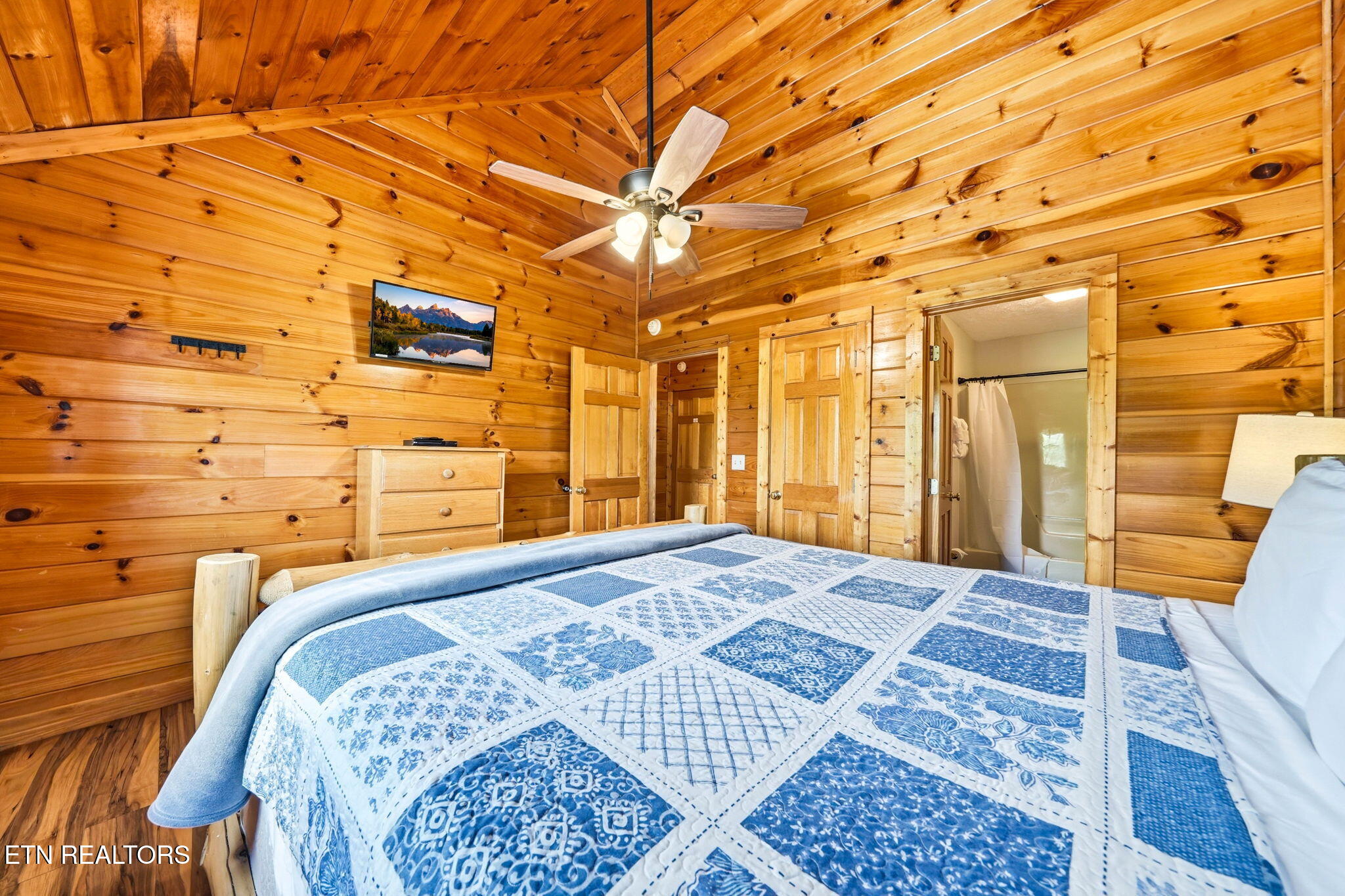 534 Chickasaw Gap Way Pigeon Forge TN 37863