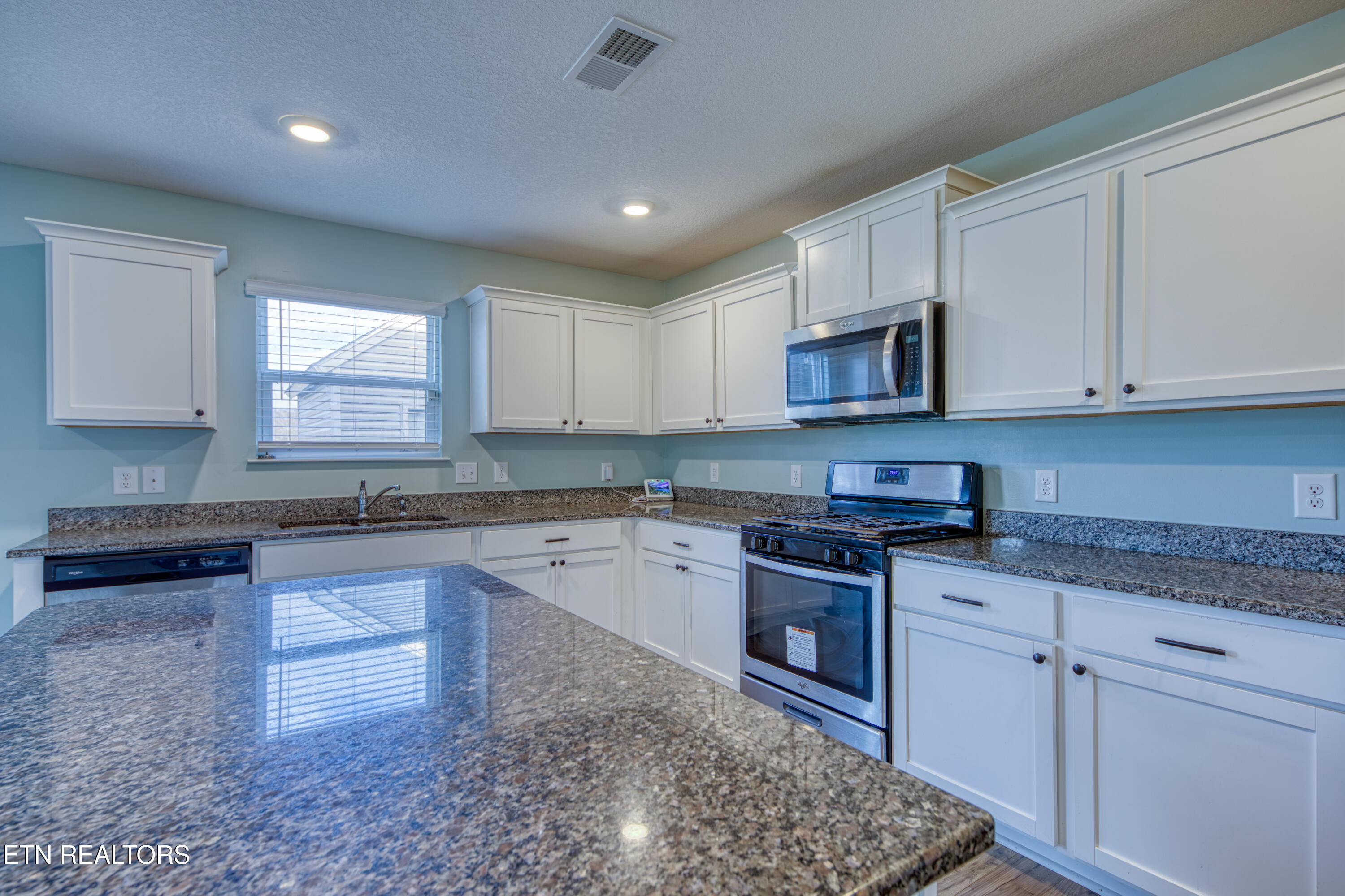 9313 Avian Forest Lane Heiskell TN 37754