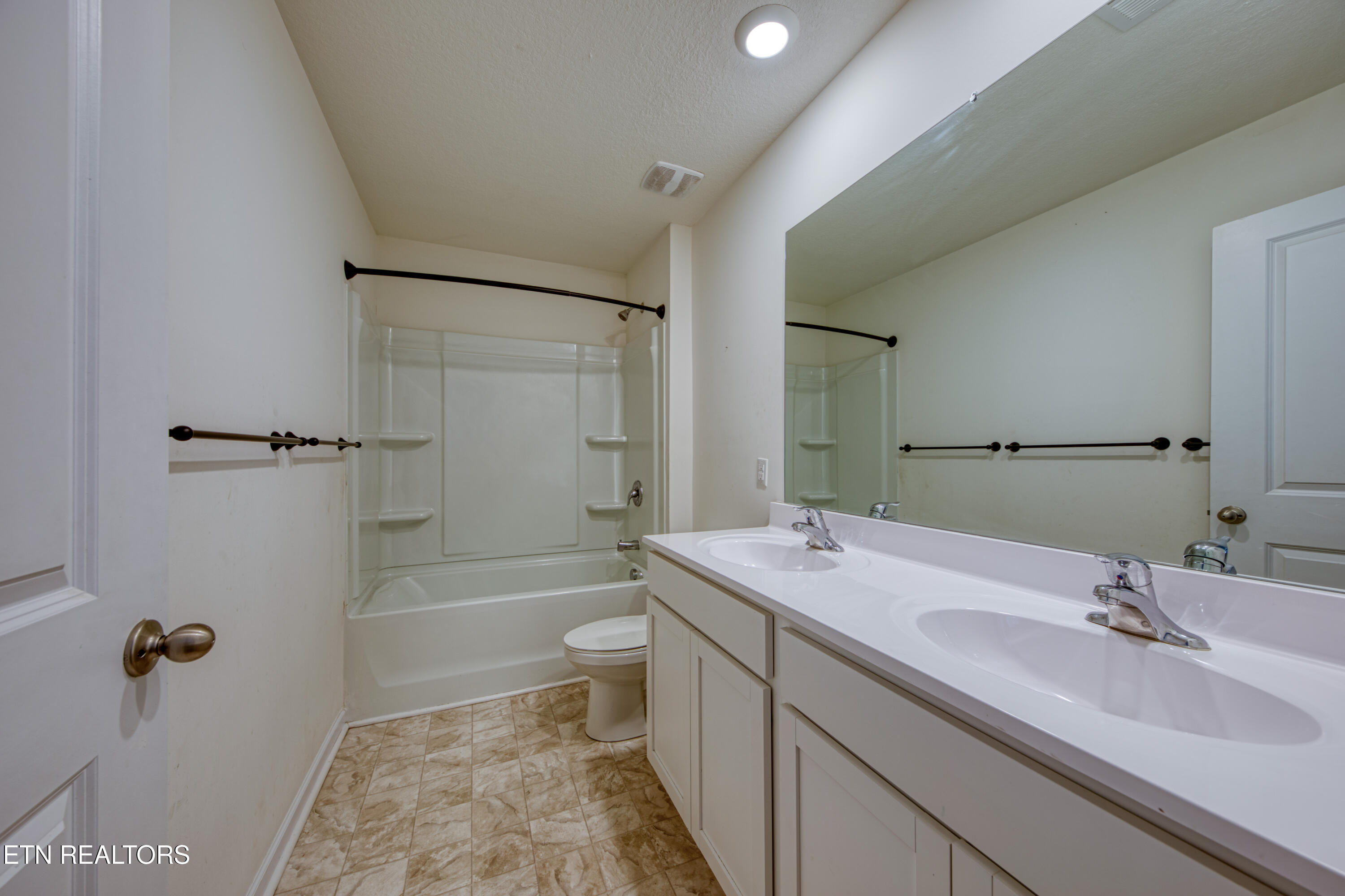 9313 Avian Forest Lane Heiskell TN 37754
