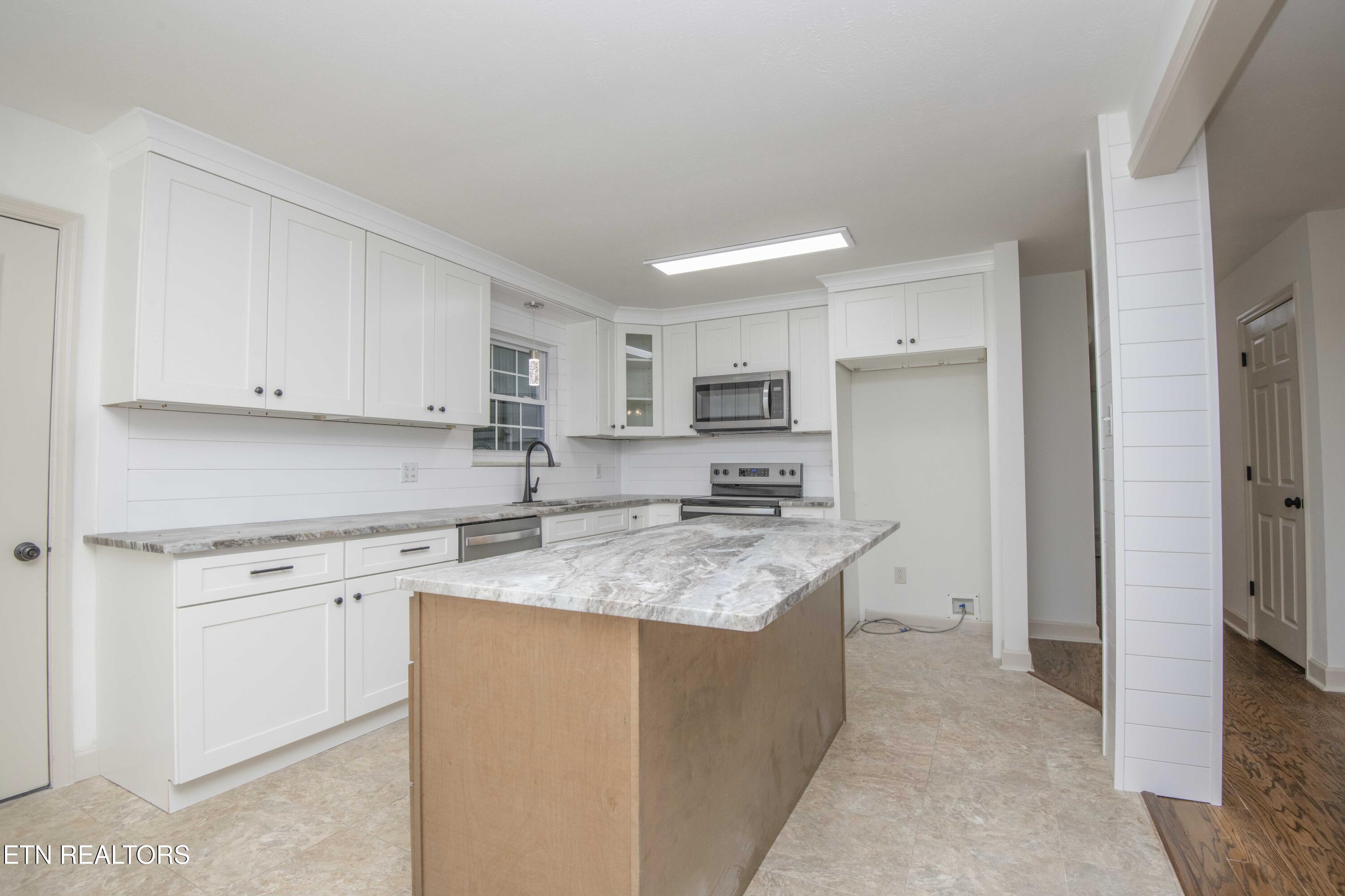 805 Denise Court Powell TN 37849