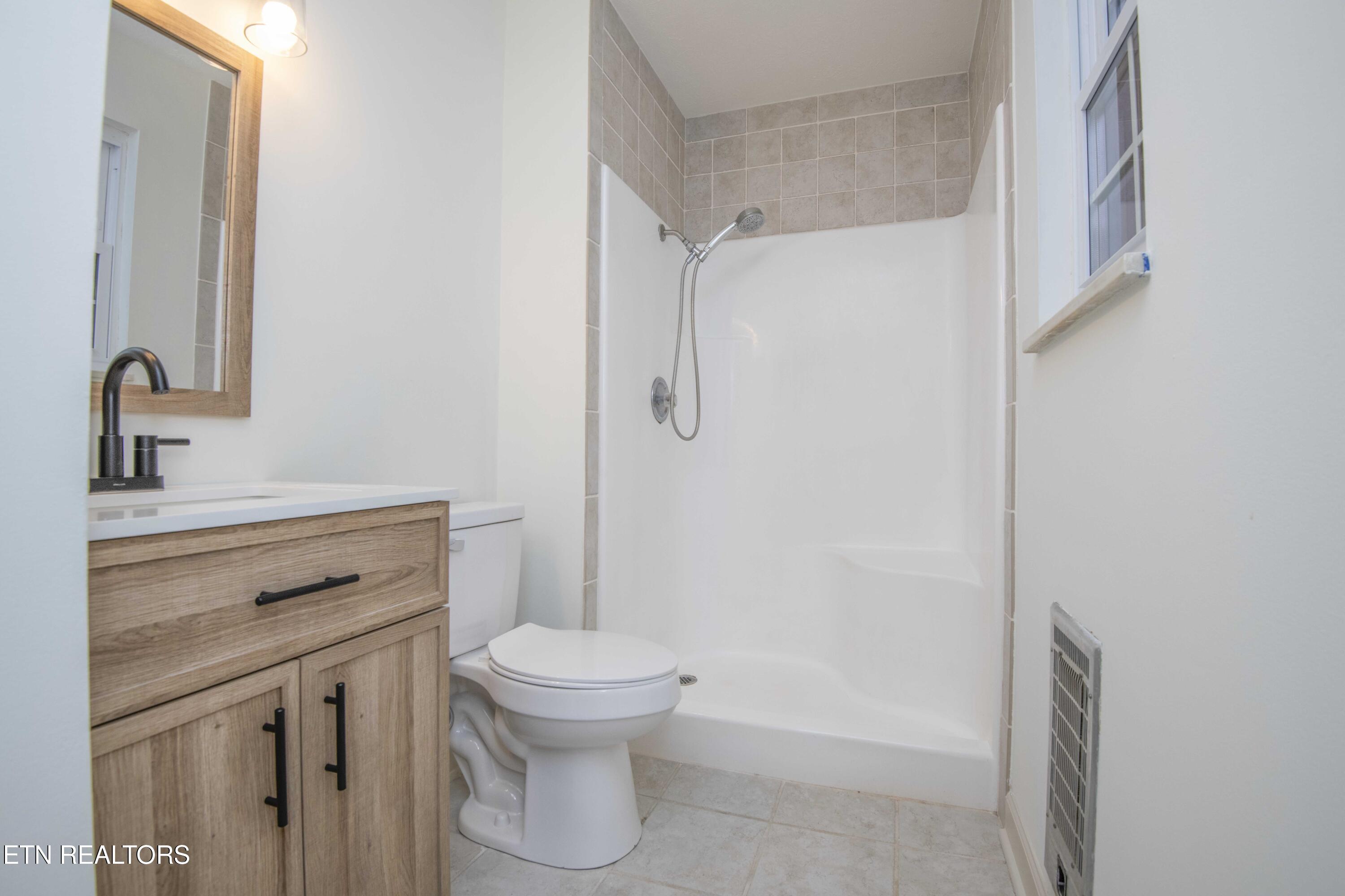 805 Denise Court Powell TN 37849