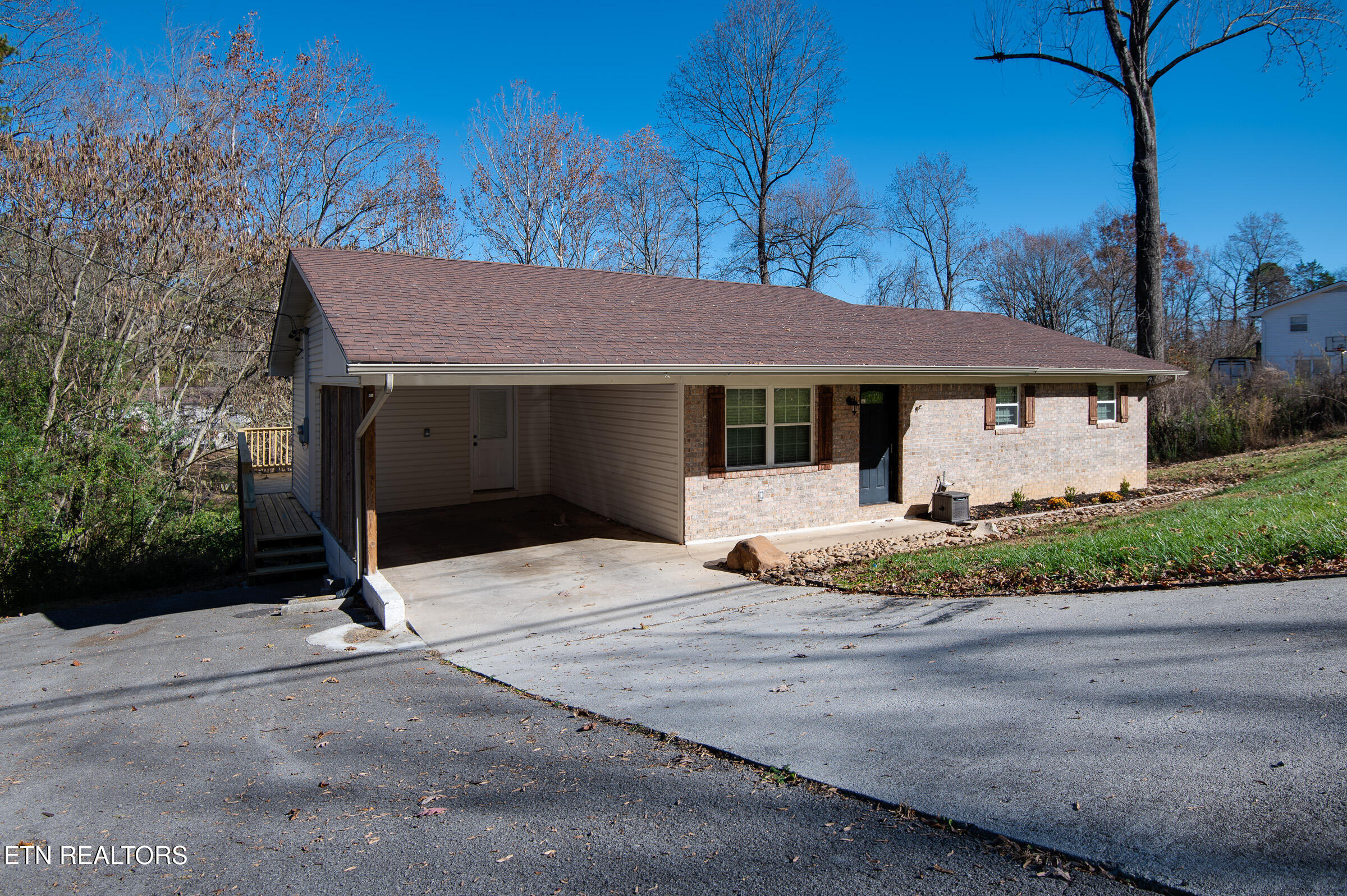 8124 Sharp Road Powell TN 37849