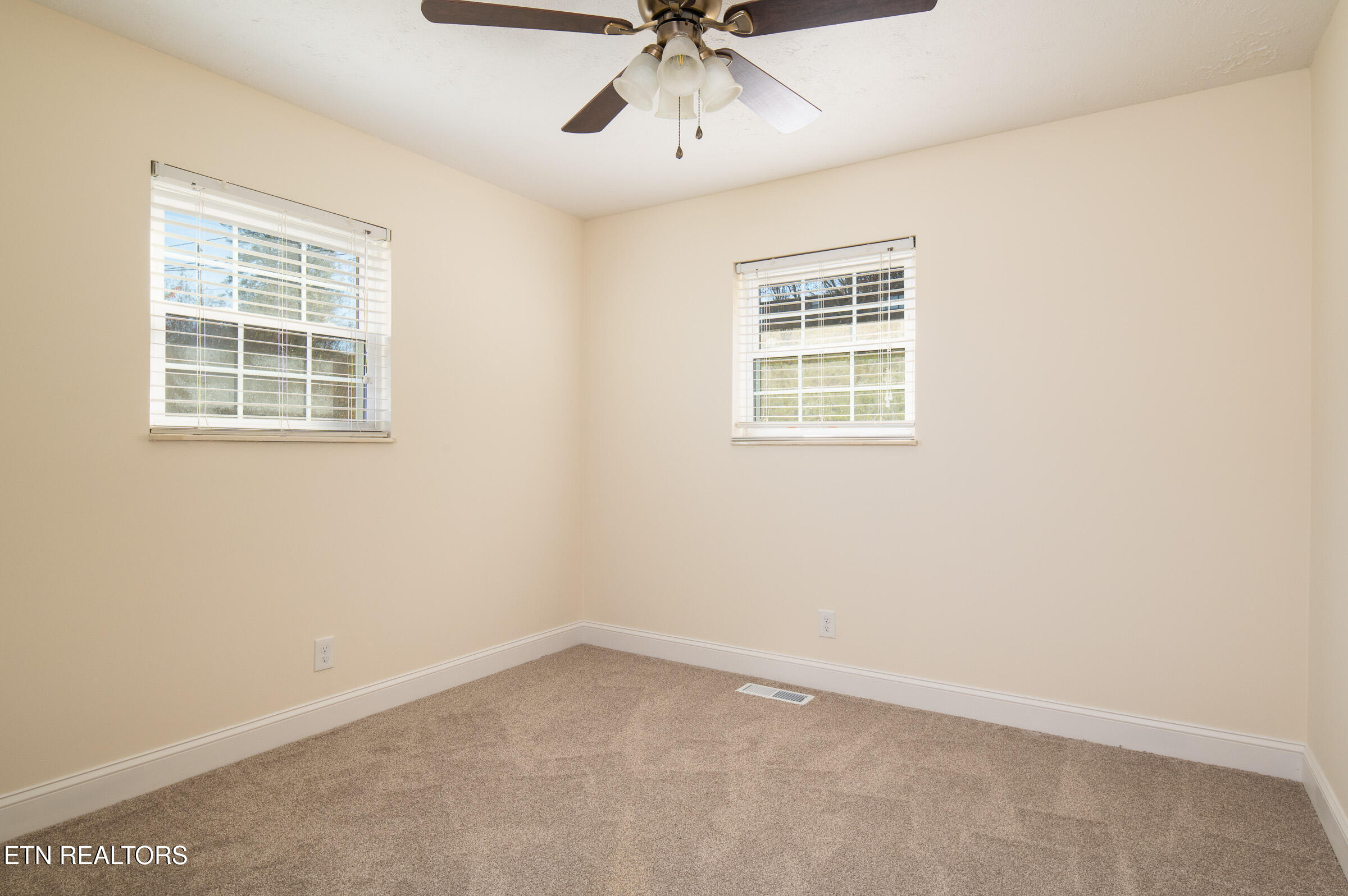 8124 Sharp Road Powell TN 37849