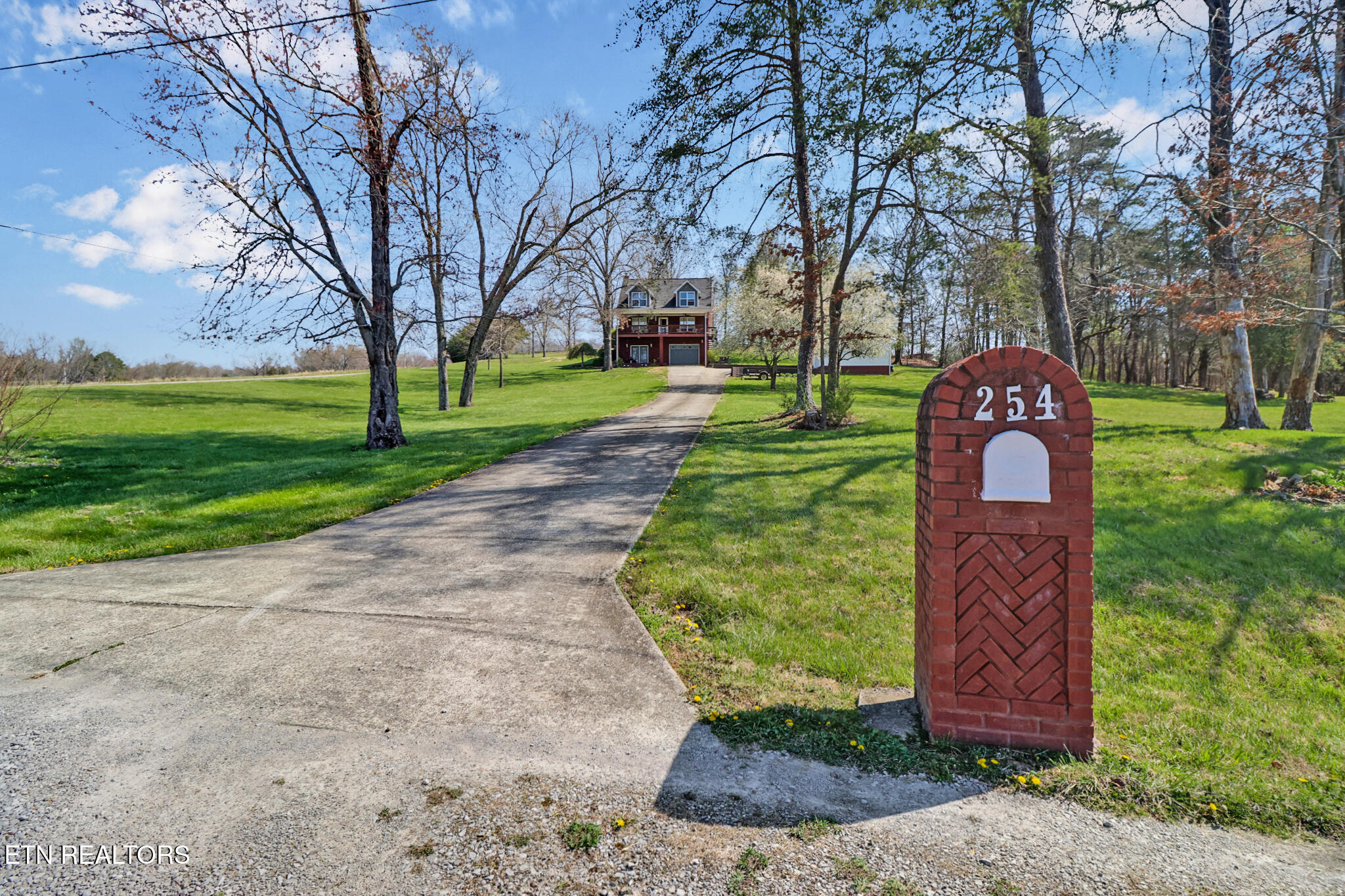 254 Sherwood Forest Road Livingston TN 38570