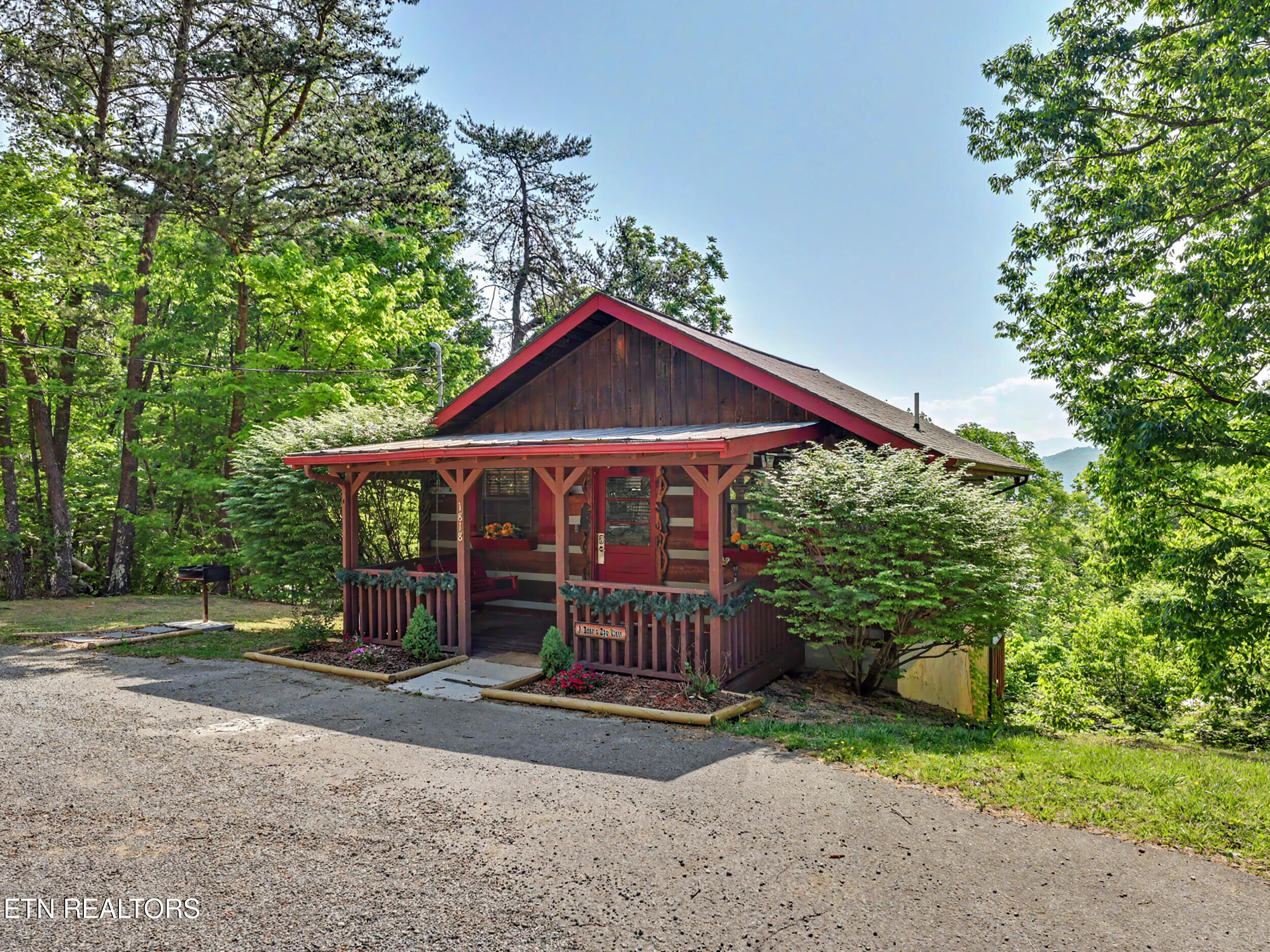 1818 Ridgecrest Drive Sevierville TN 37876