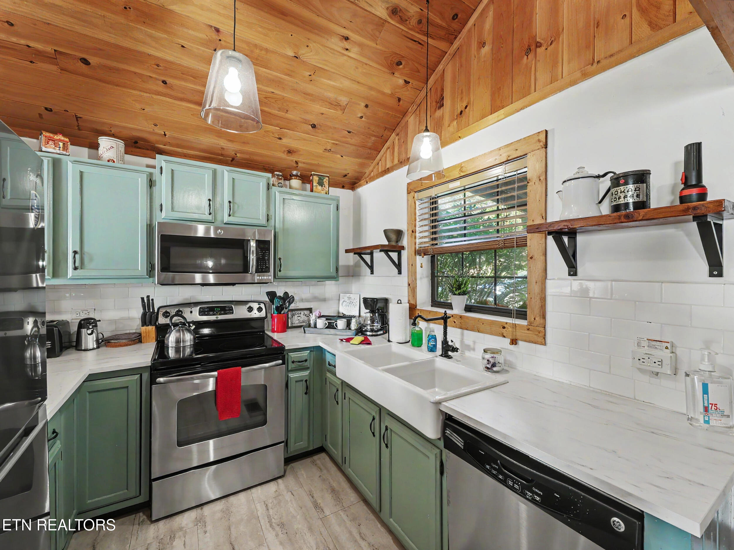 1818 Ridgecrest Drive Sevierville TN 37876