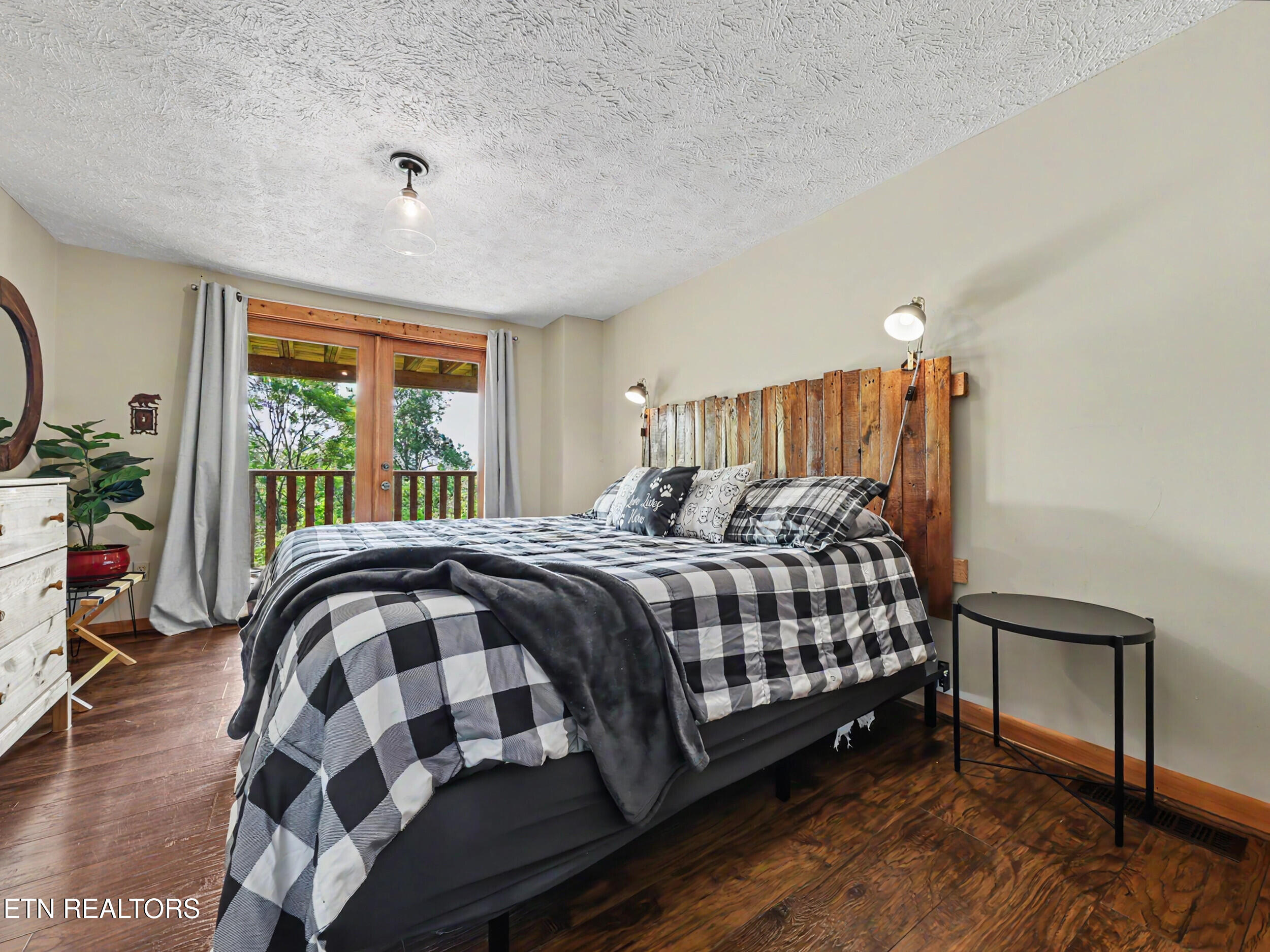 1818 Ridgecrest Drive Sevierville TN 37876