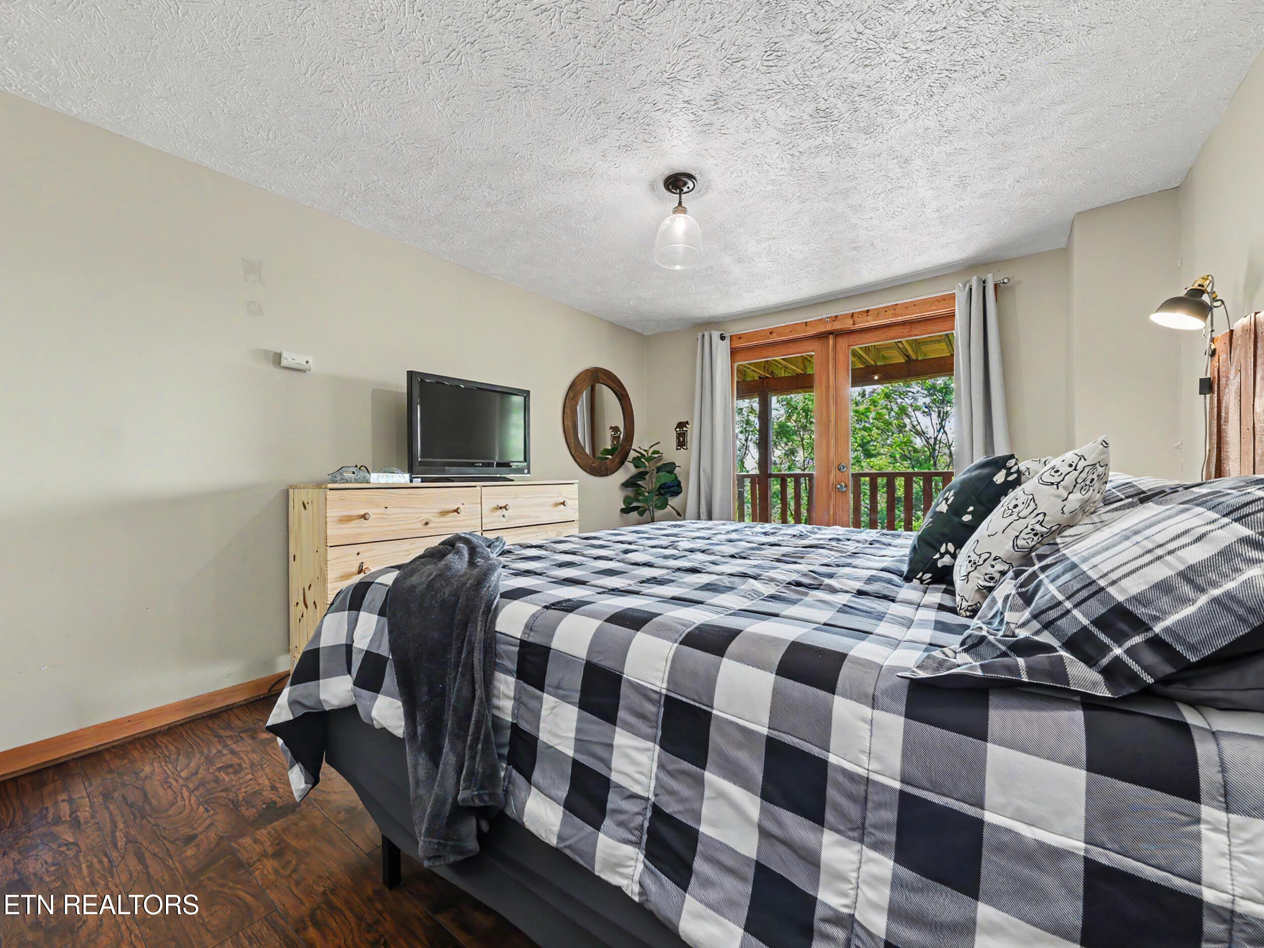 1818 Ridgecrest Drive Sevierville TN 37876