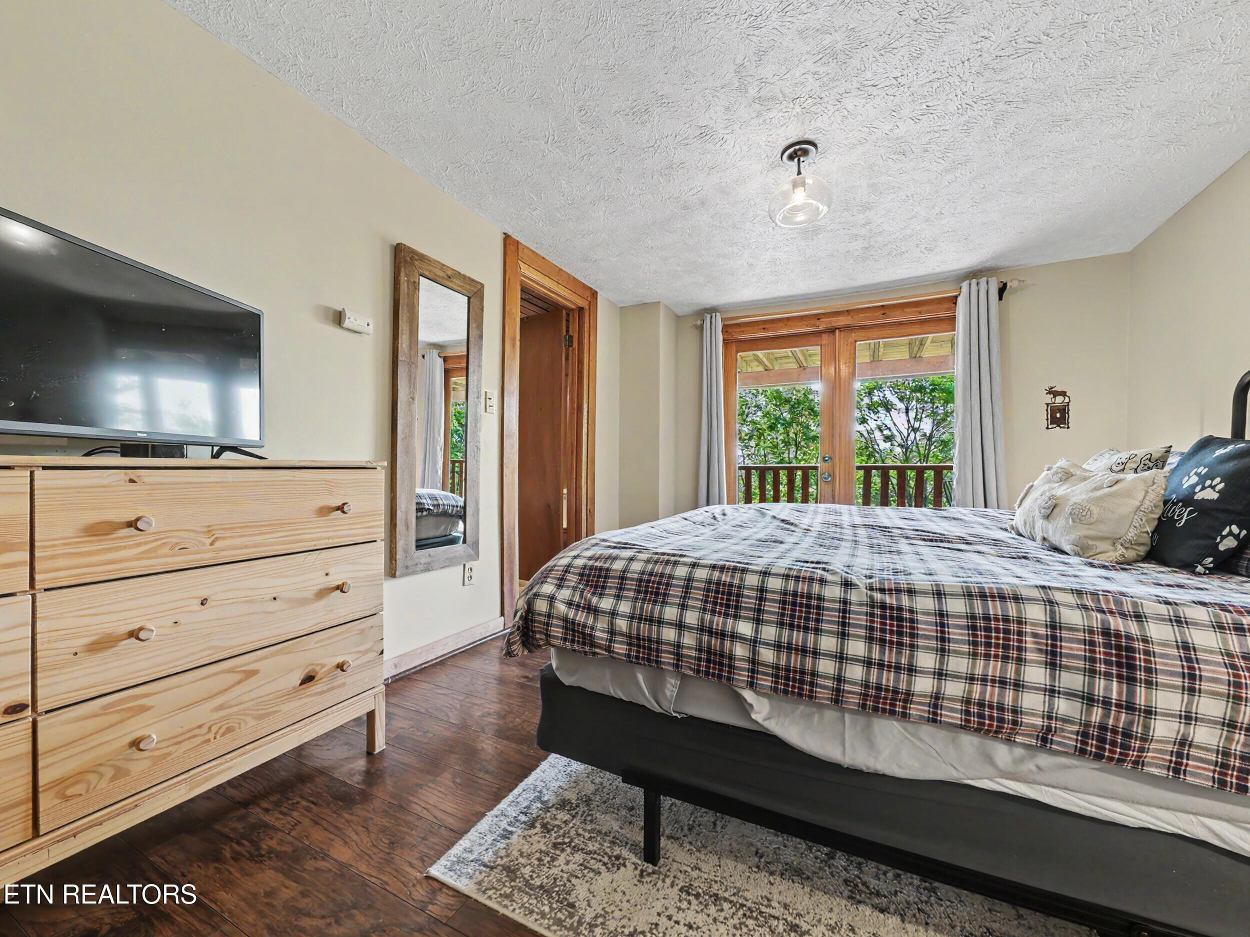 1818 Ridgecrest Drive Sevierville TN 37876