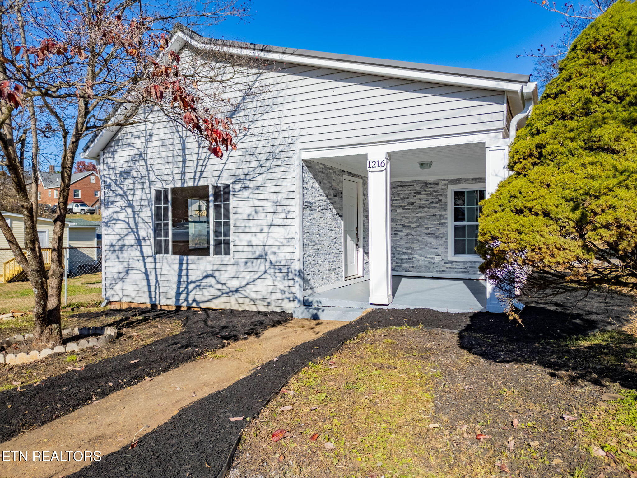 1216 NW Mercer Street Knoxville TN 37921