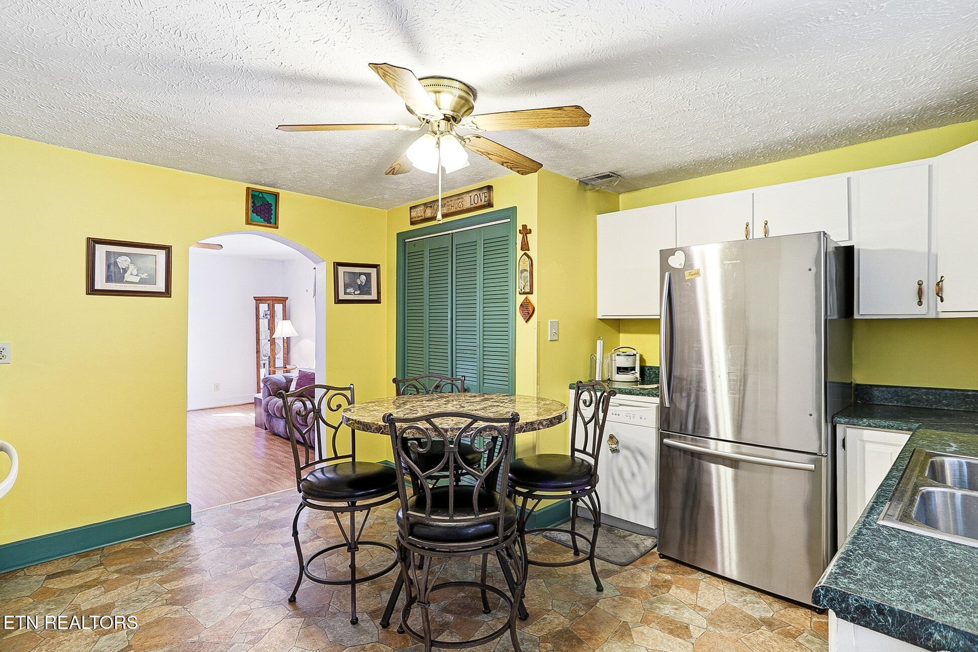 328 Mount Paran Road Jacksboro TN 37757