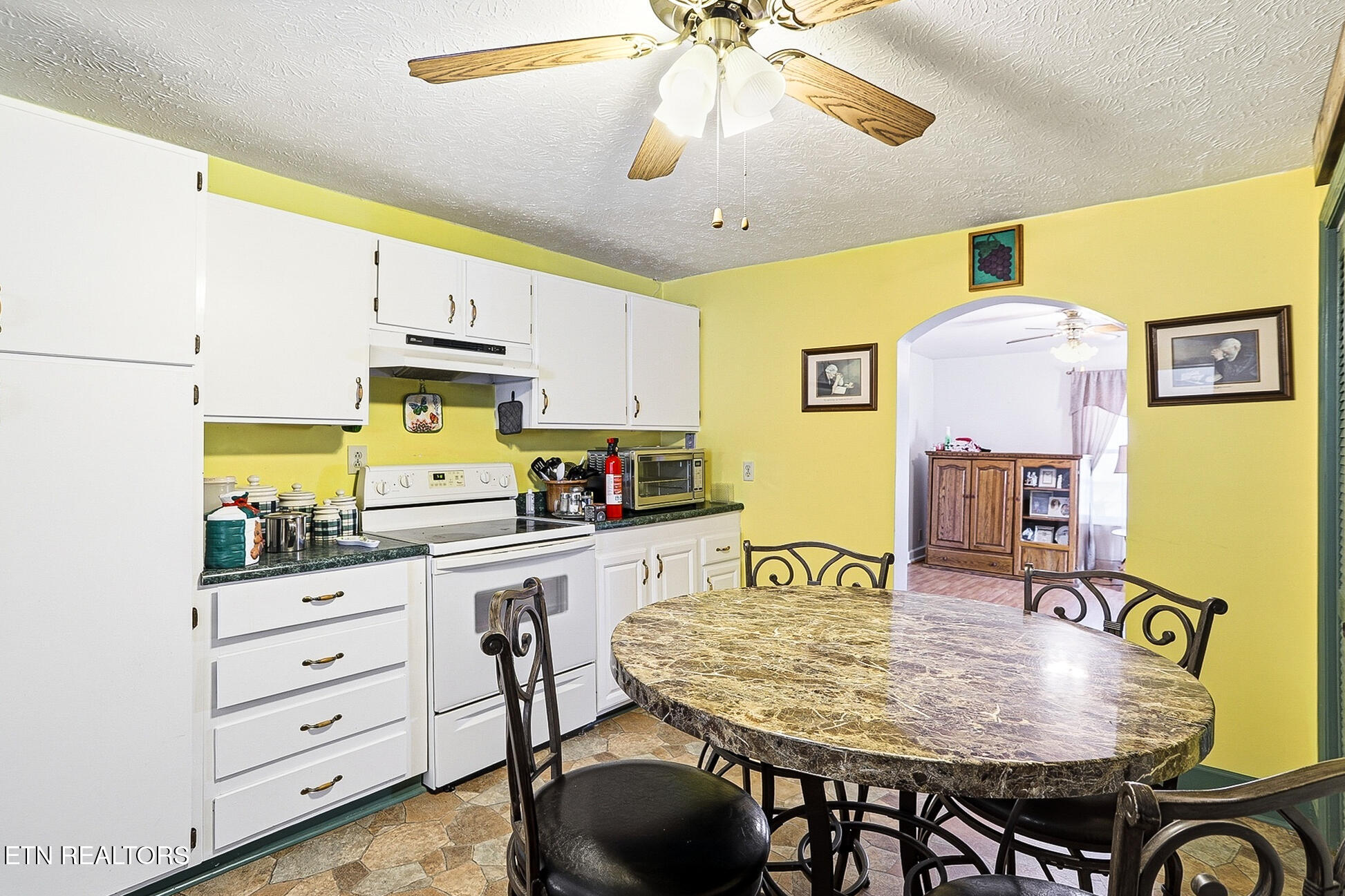 328 Mount Paran Road Jacksboro TN 37757