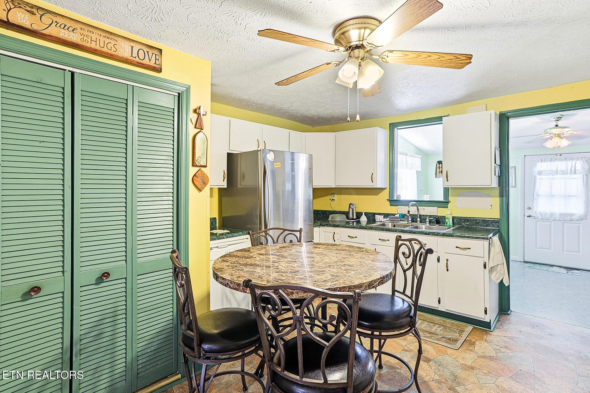 328 Mount Paran Road Jacksboro TN 37757