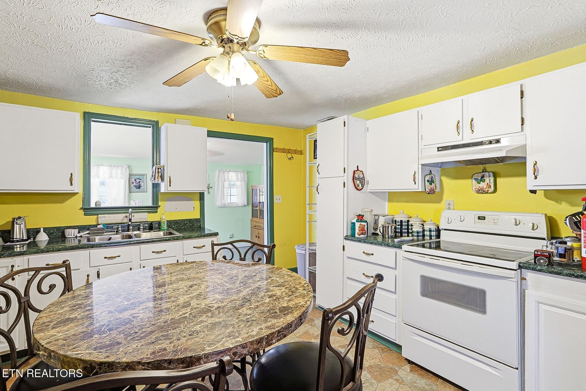 328 Mount Paran Road Jacksboro TN 37757