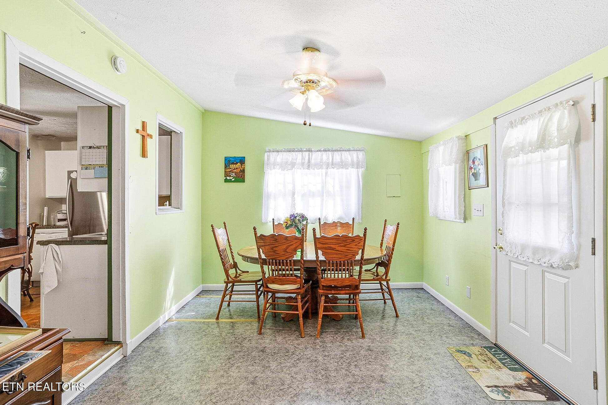 328 Mount Paran Road Jacksboro TN 37757