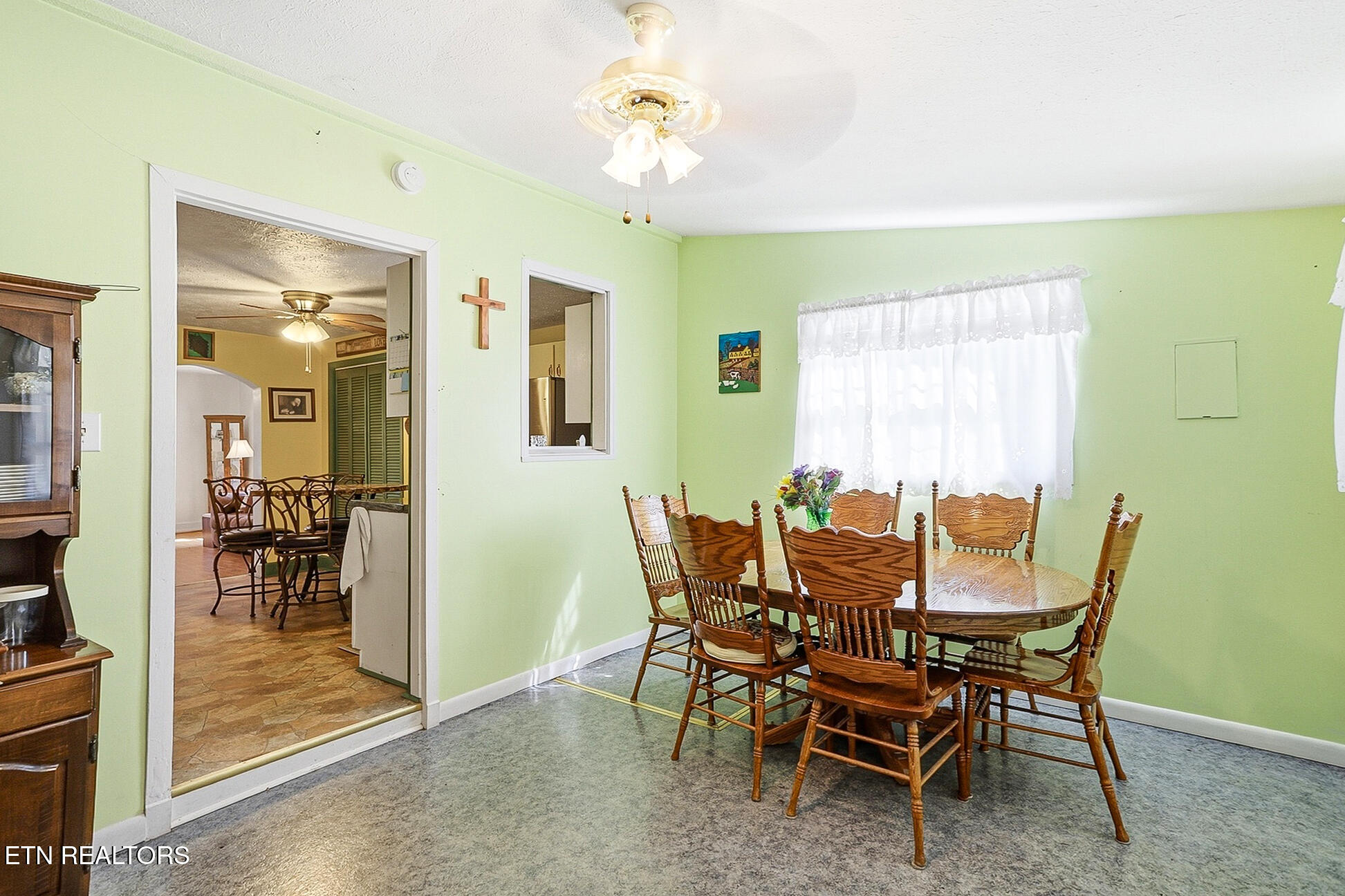 328 Mount Paran Road Jacksboro TN 37757