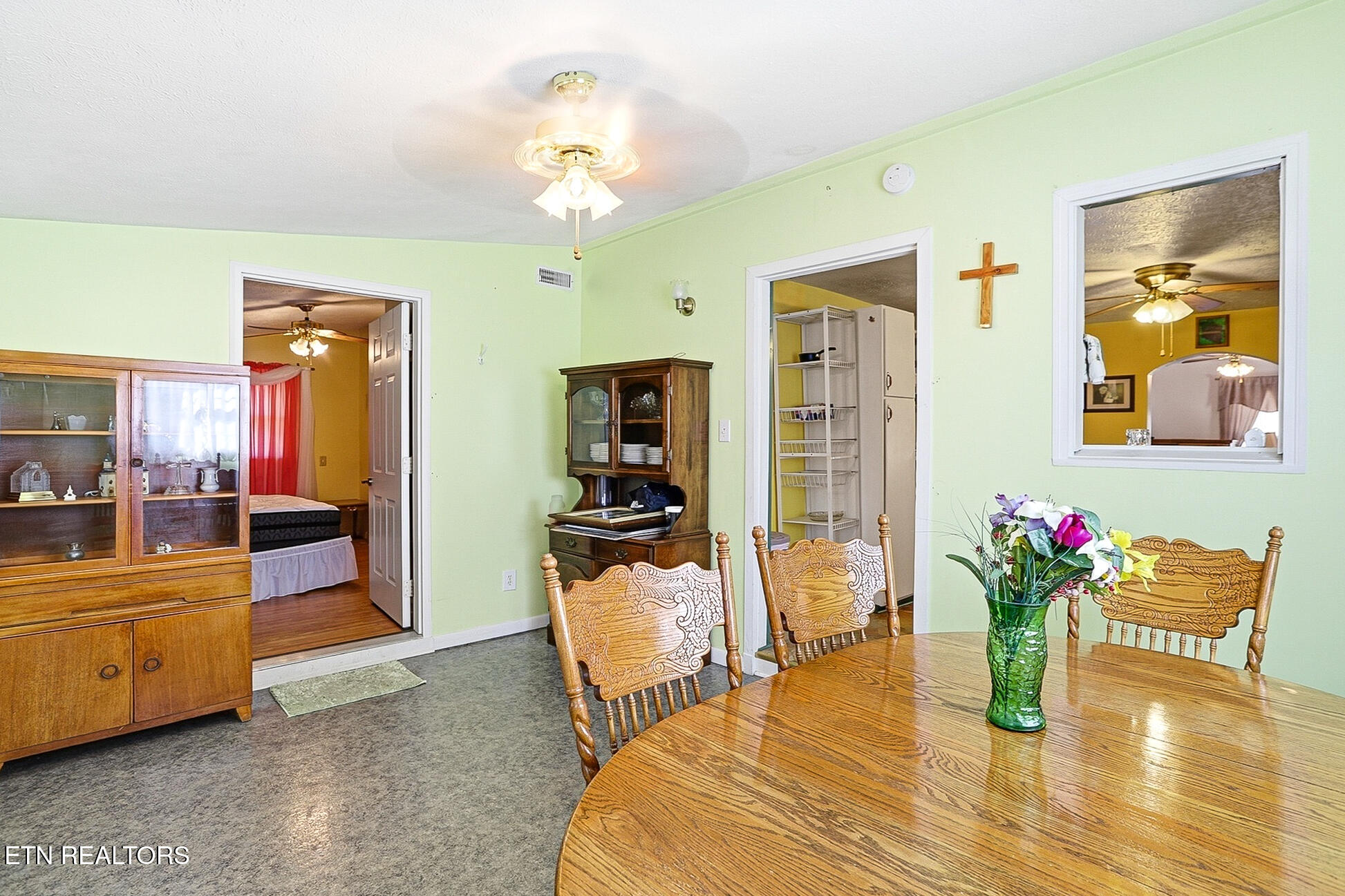 328 Mount Paran Road Jacksboro TN 37757