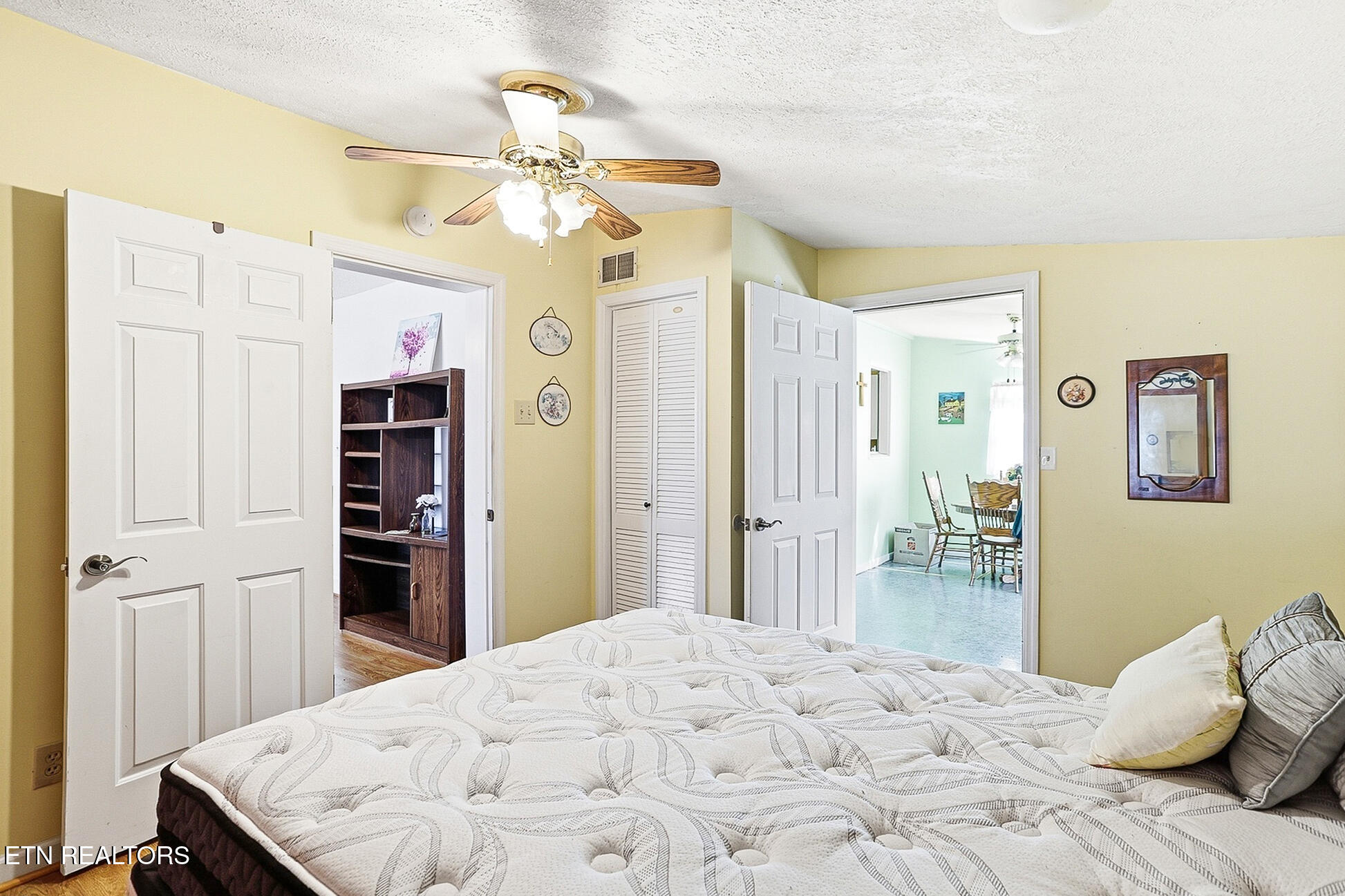 328 Mount Paran Road Jacksboro TN 37757