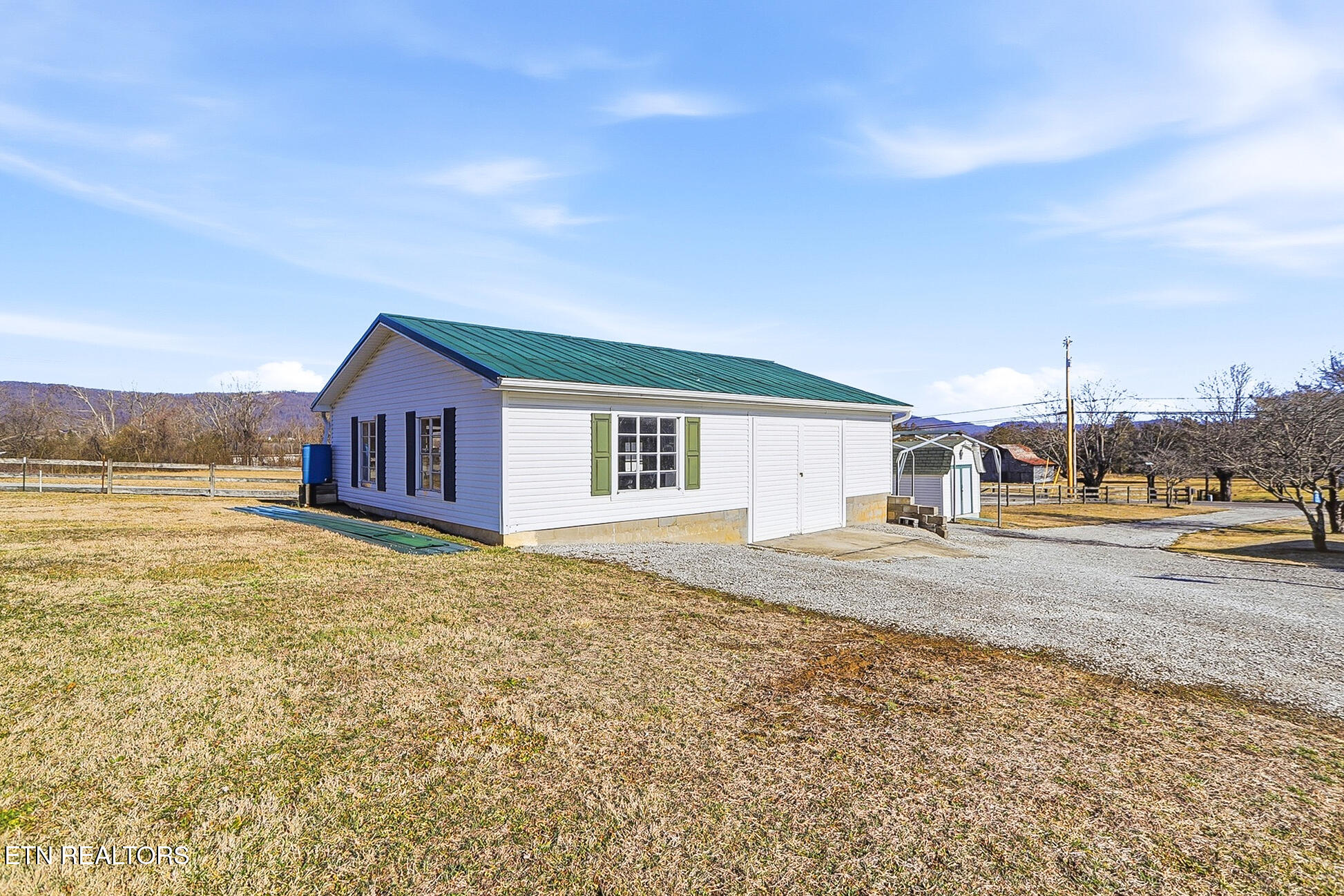 328 Mount Paran Road Jacksboro TN 37757