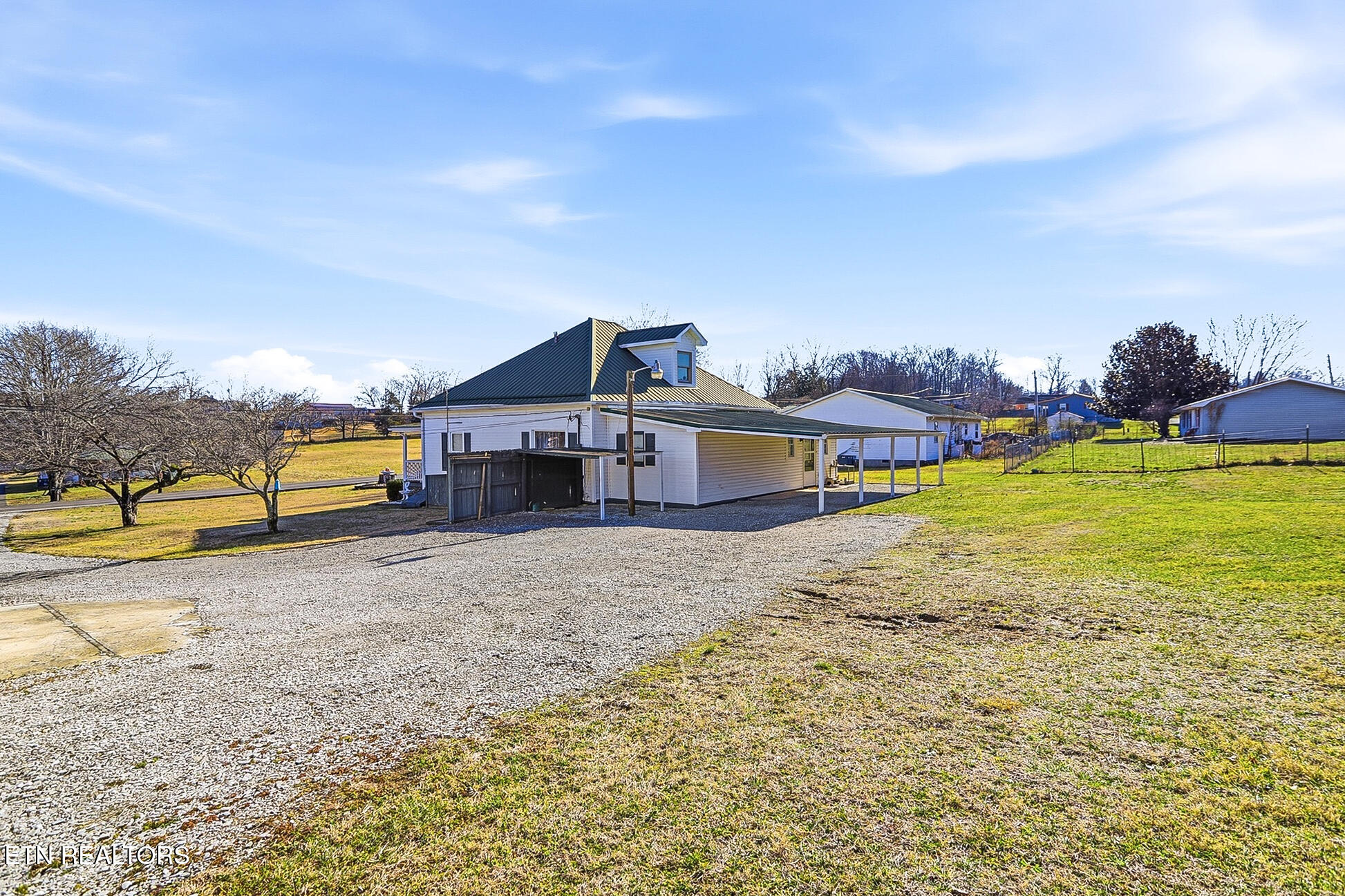 328 Mount Paran Road Jacksboro TN 37757