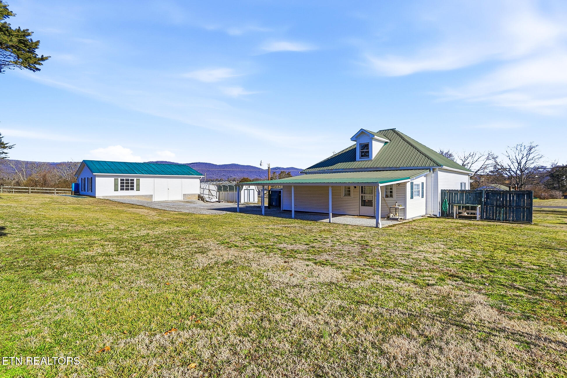 328 Mount Paran Road Jacksboro TN 37757