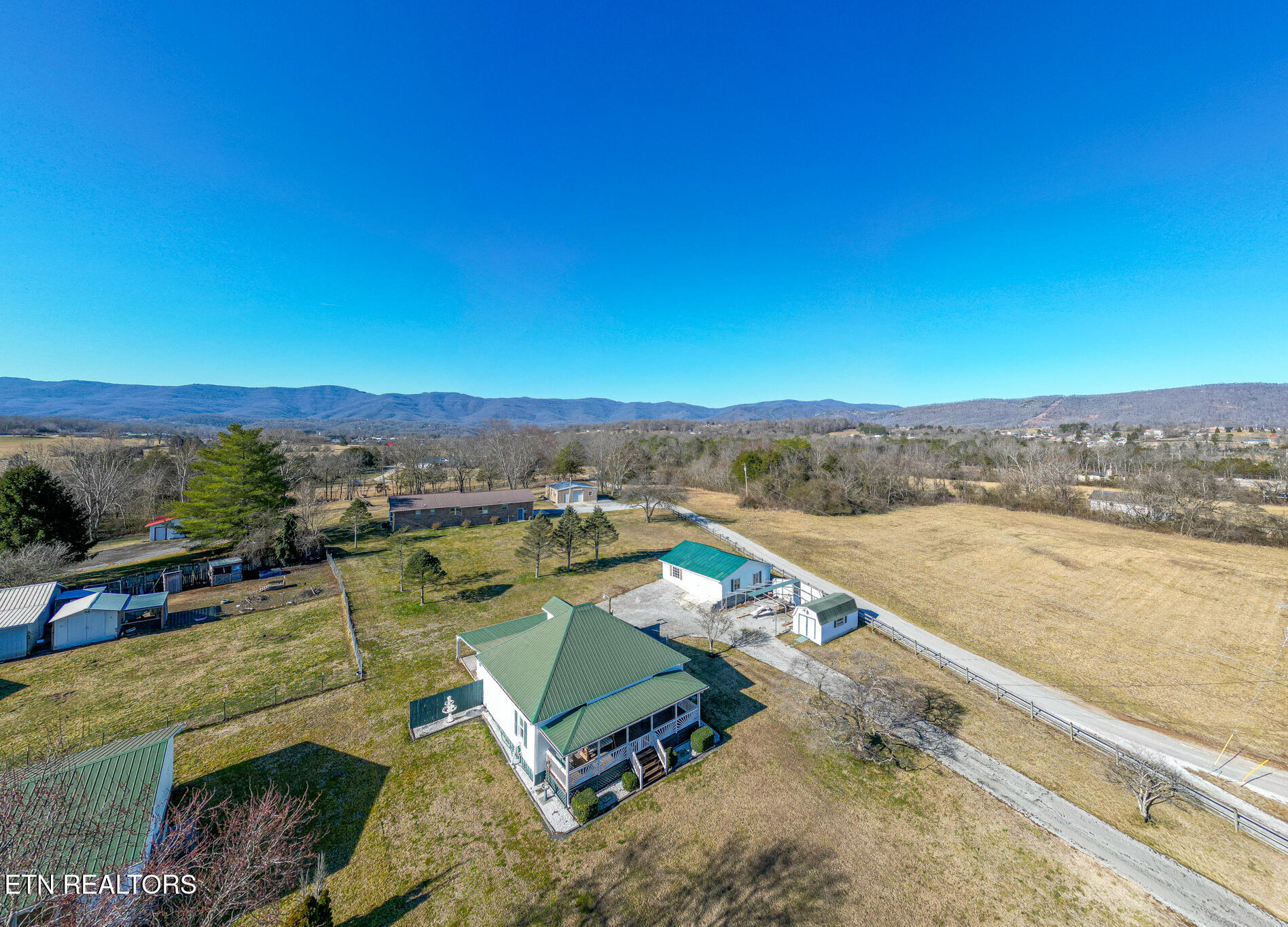 328 Mount Paran Road Jacksboro TN 37757