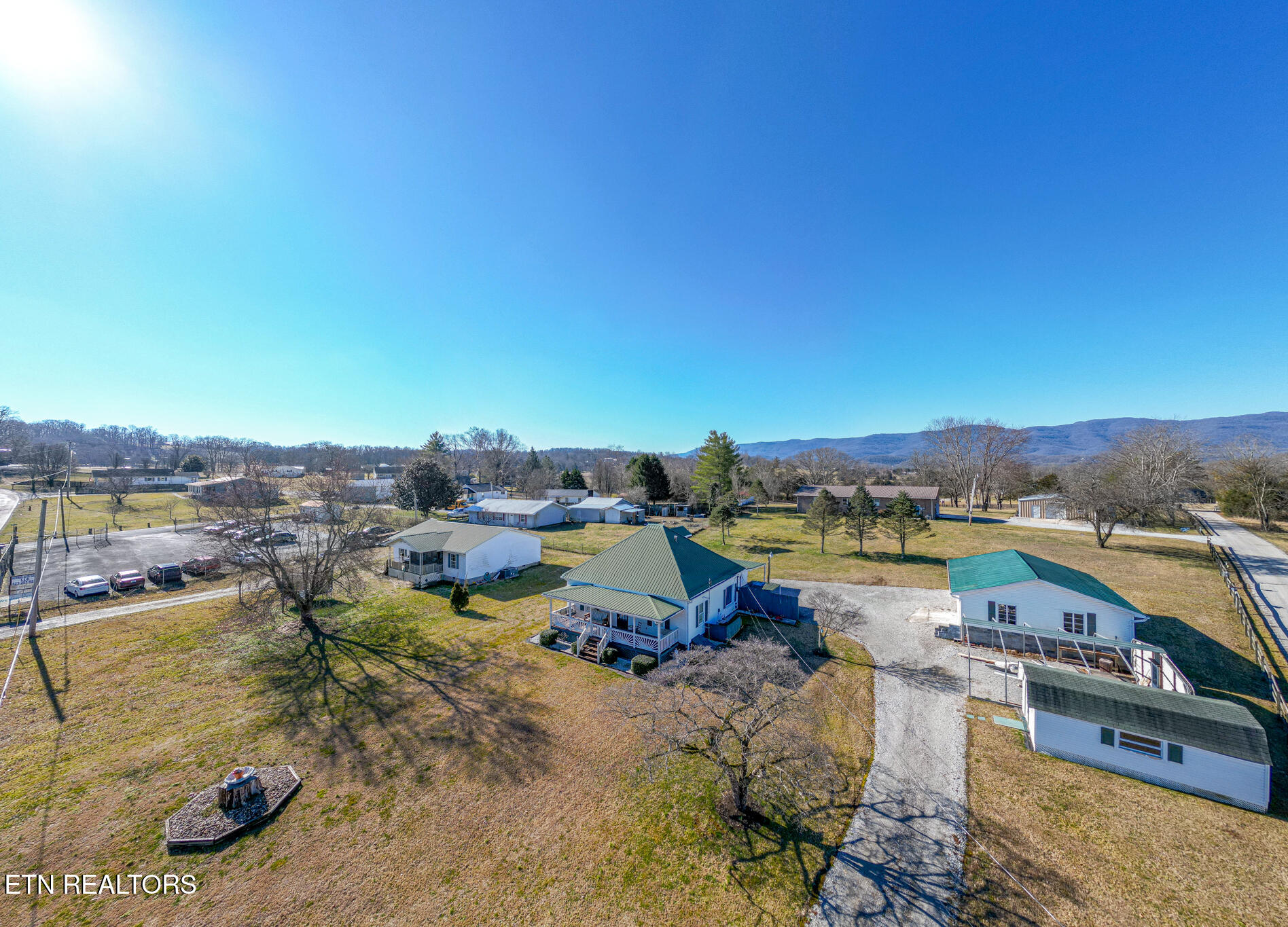 328 Mount Paran Road Jacksboro TN 37757