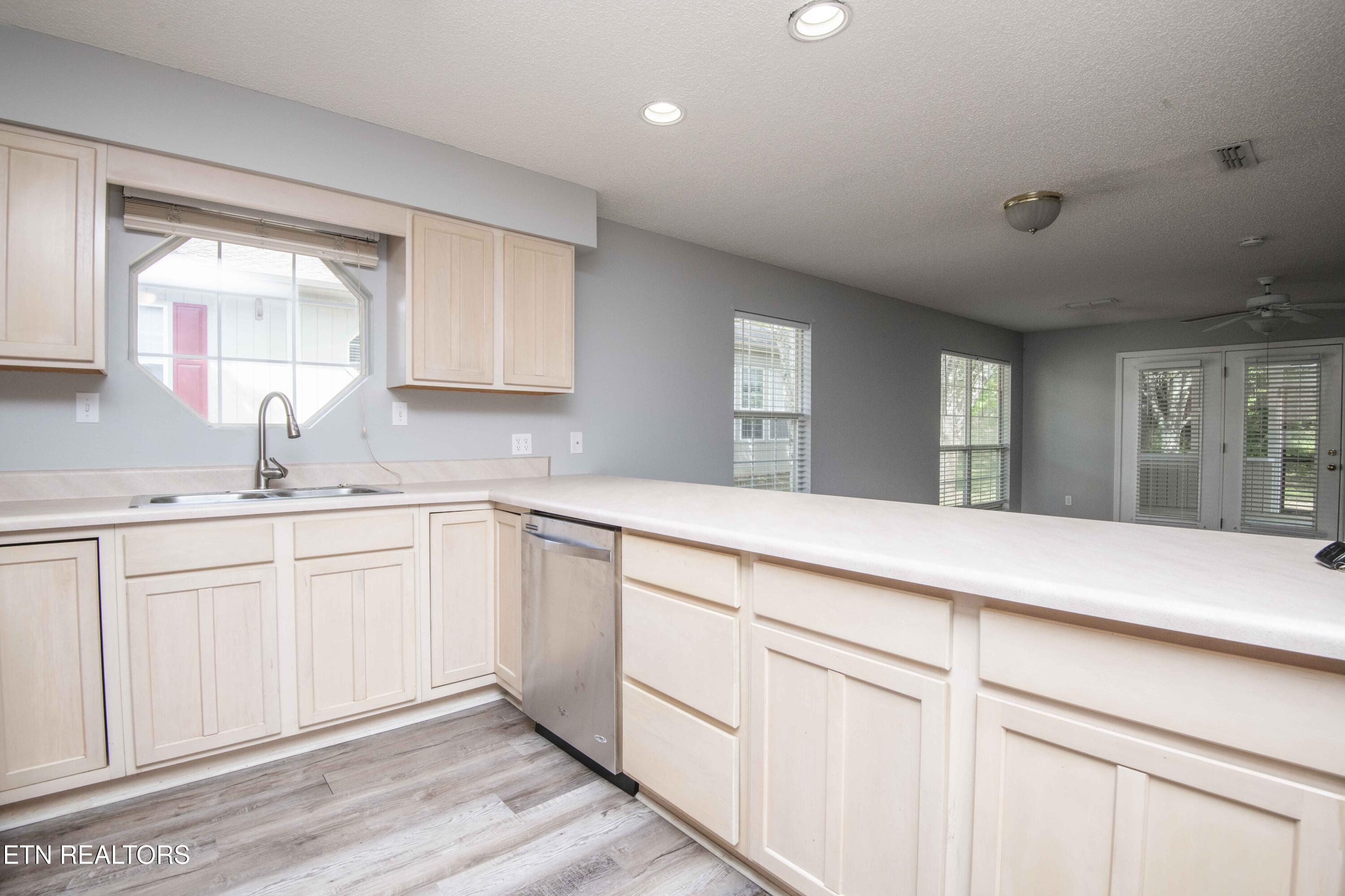 1966 Locarno Drive Knoxville TN 37914