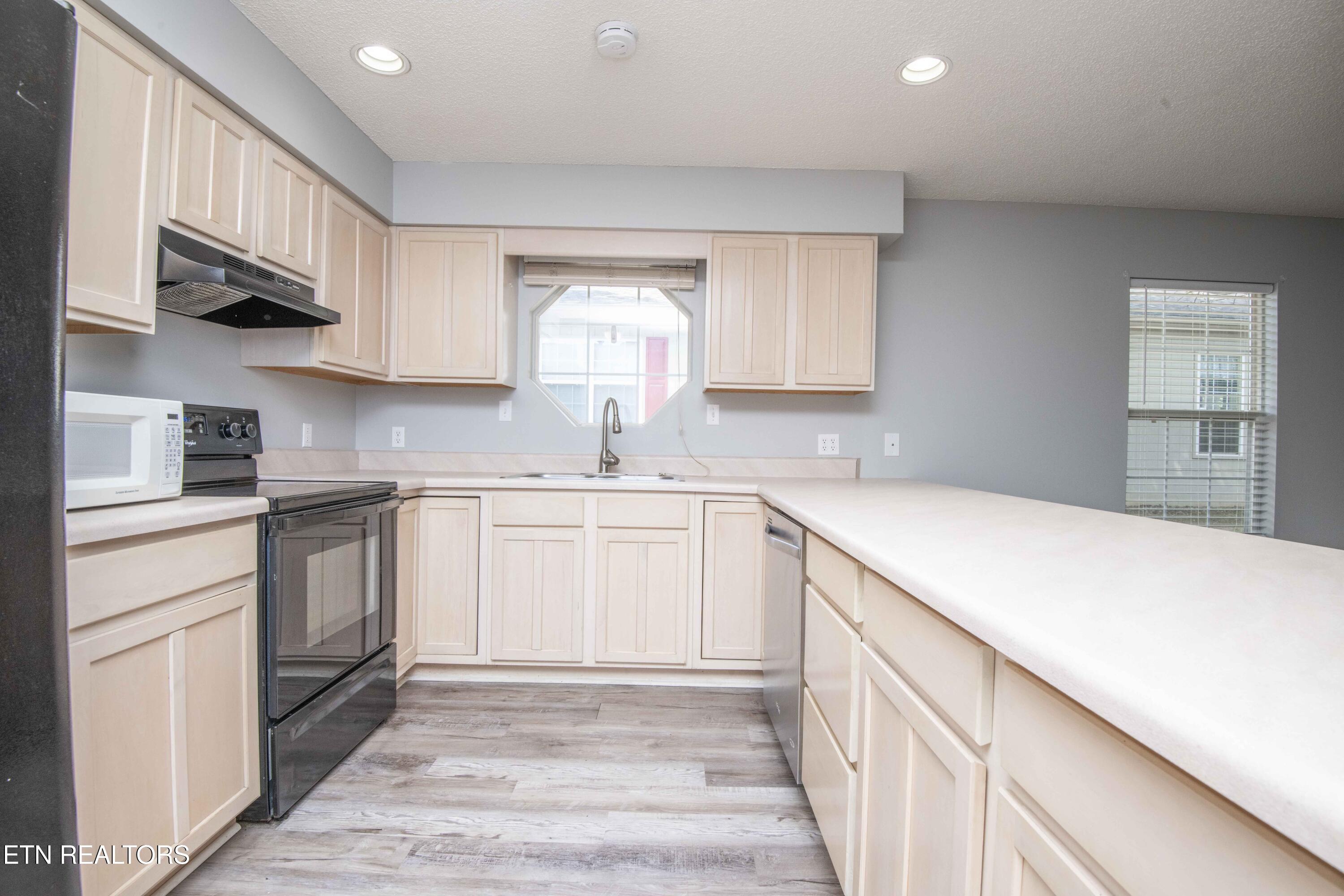 1966 Locarno Drive Knoxville TN 37914