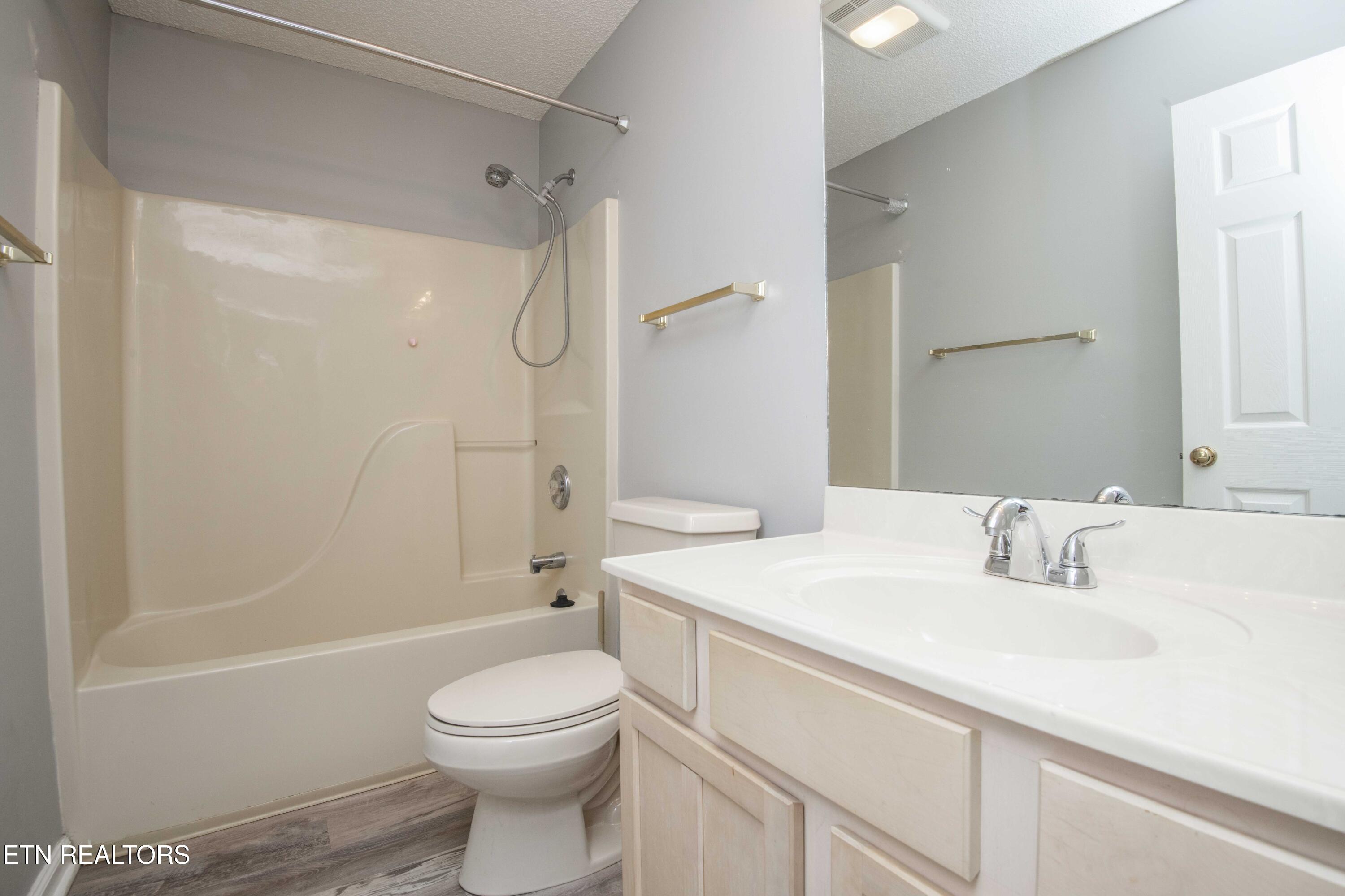 1966 Locarno Drive Knoxville TN 37914