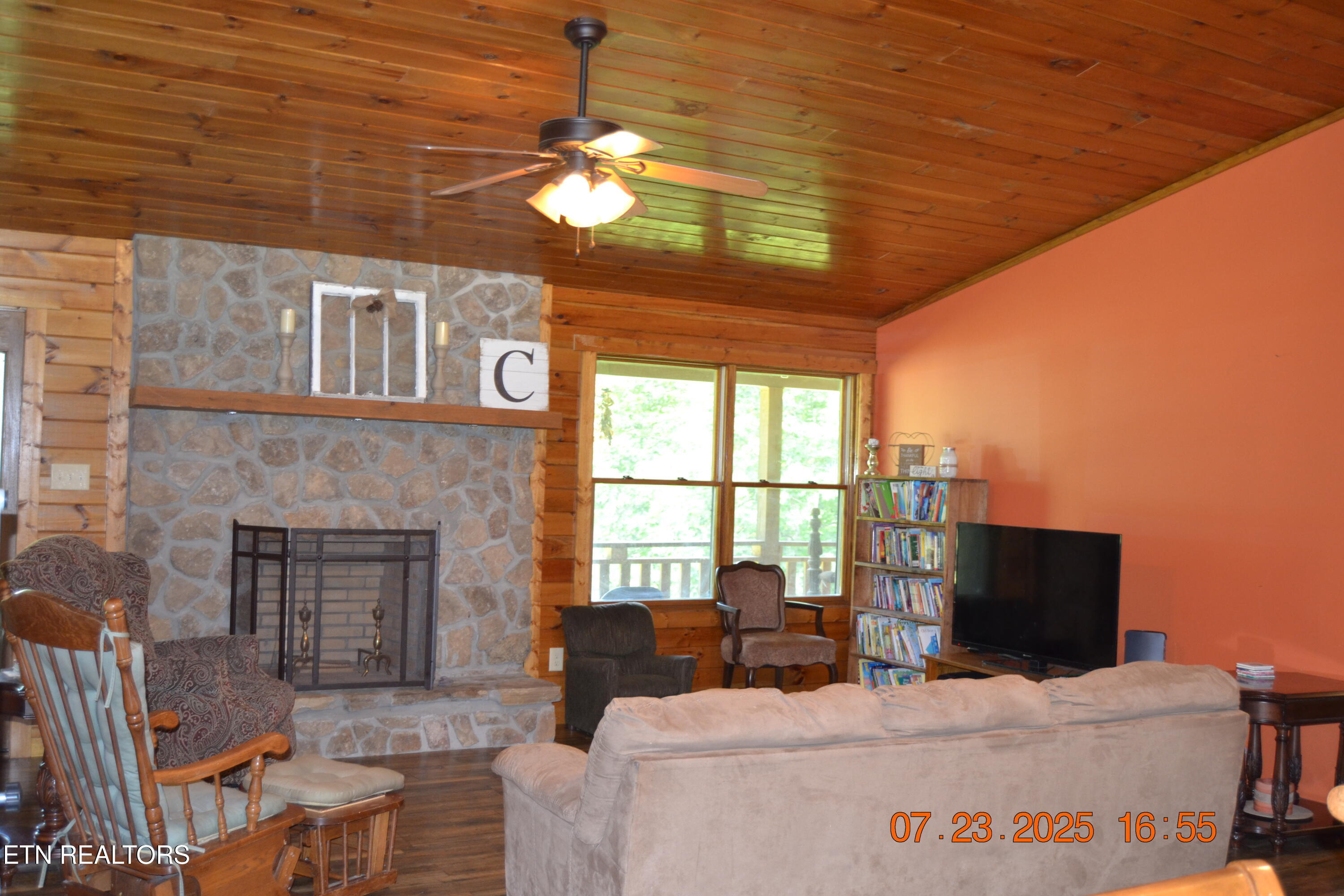 1617 Bull Run Road Luttrell TN 37779