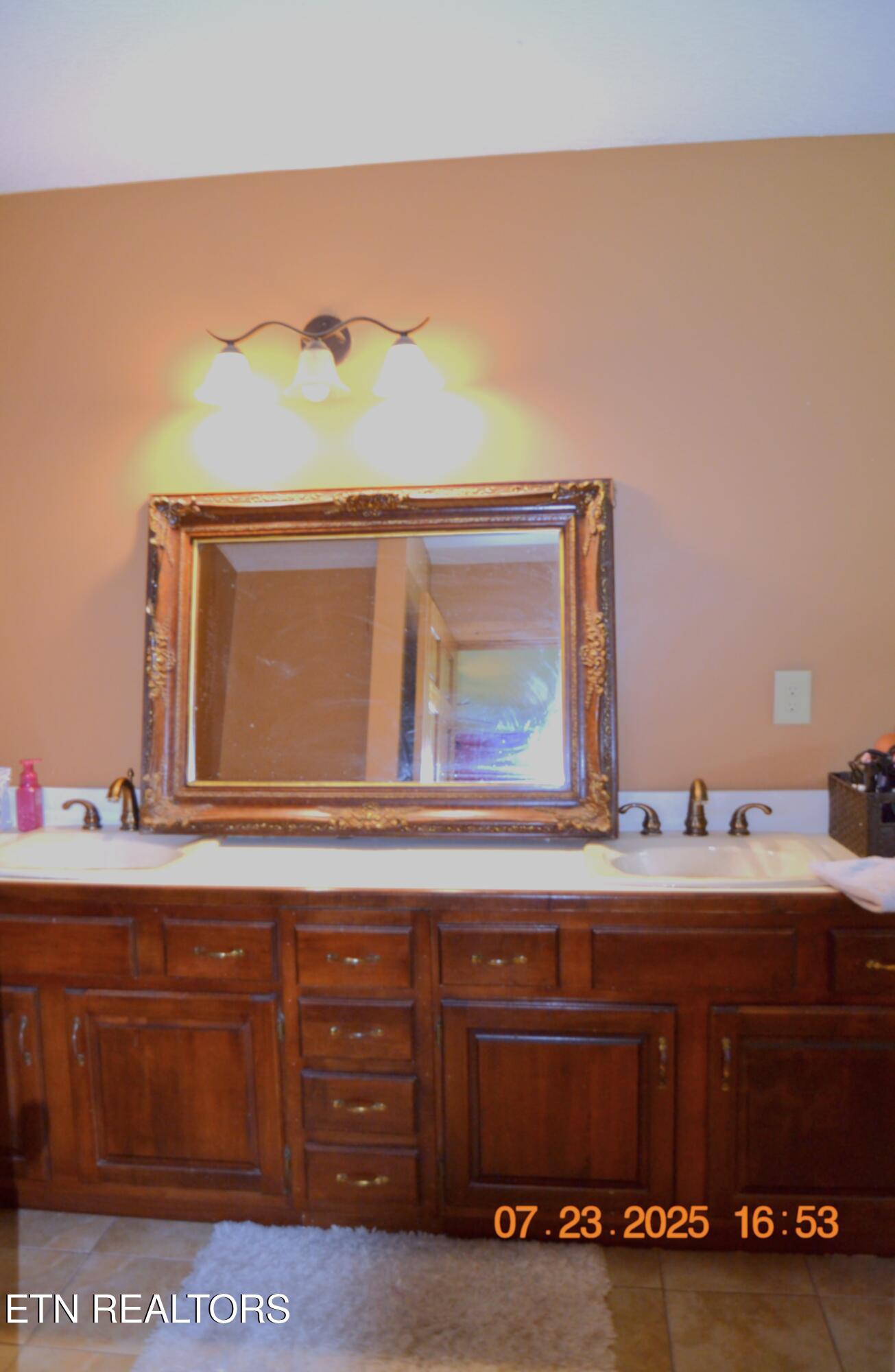 1617 Bull Run Road Luttrell TN 37779