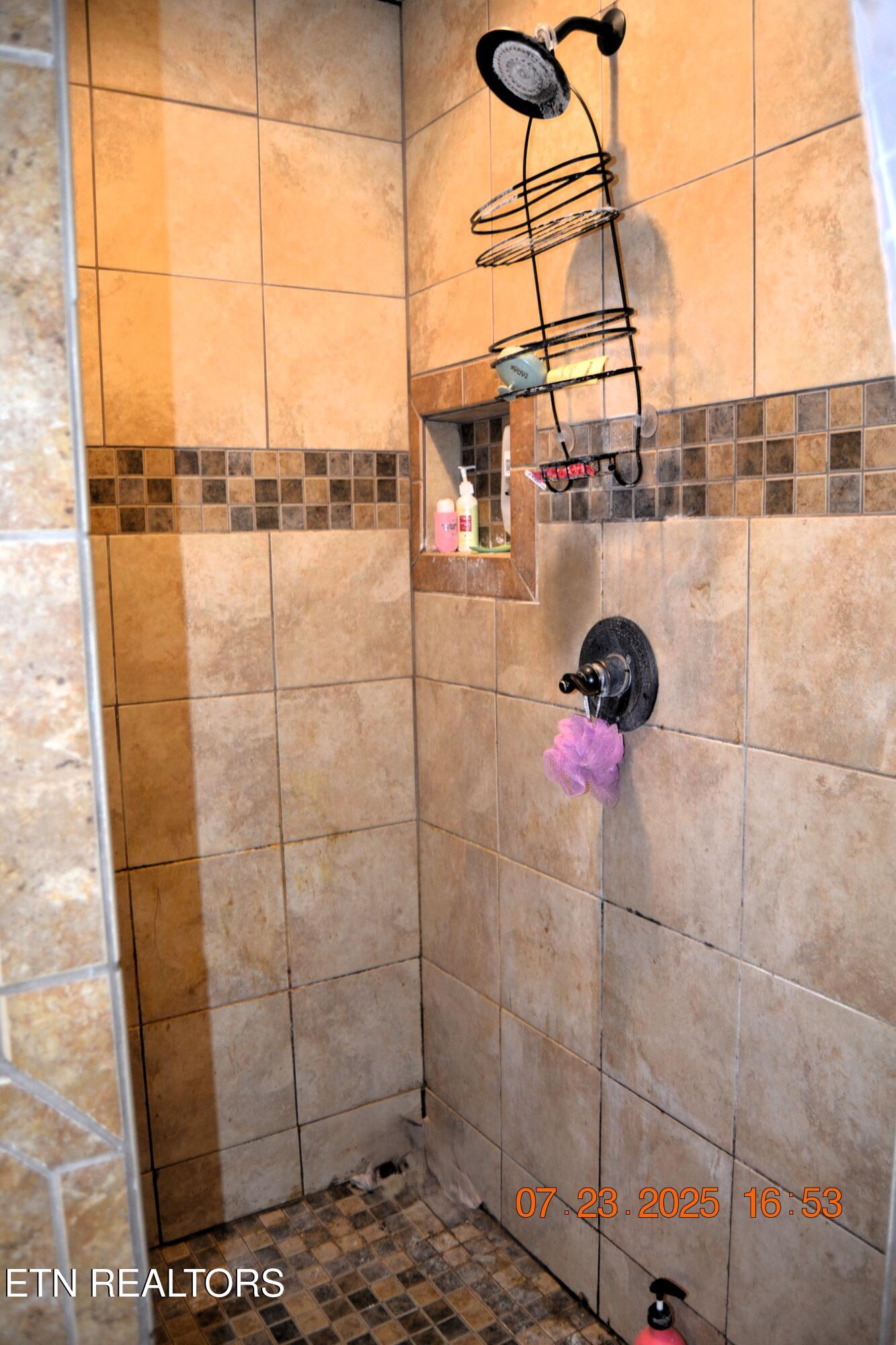 1617 Bull Run Road Luttrell TN 37779