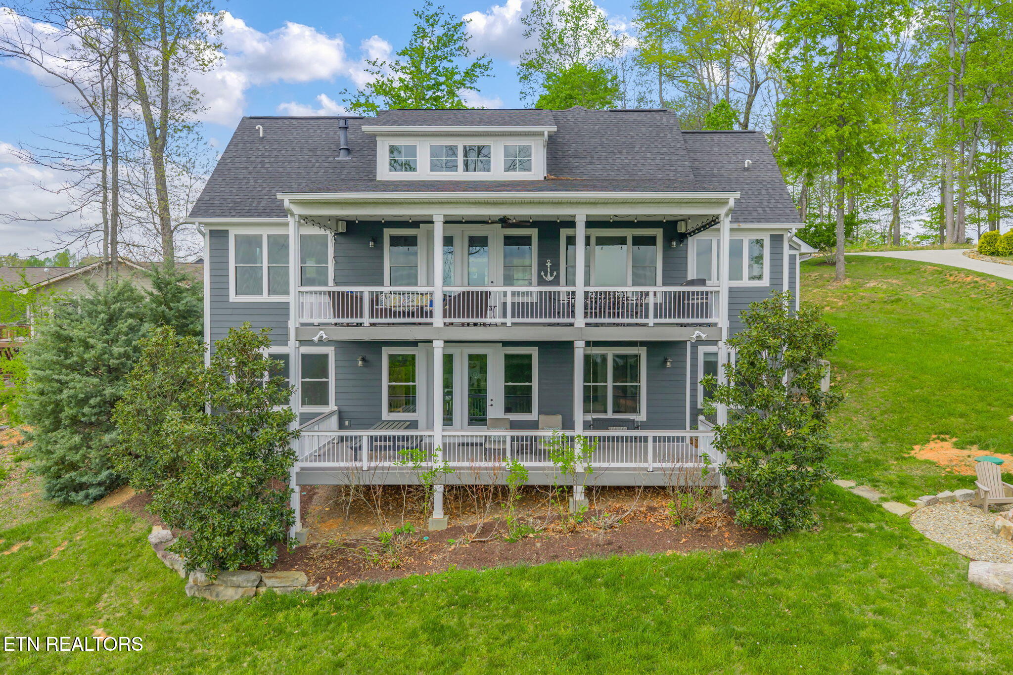 148 Smokeys Point Lafollette TN 37766