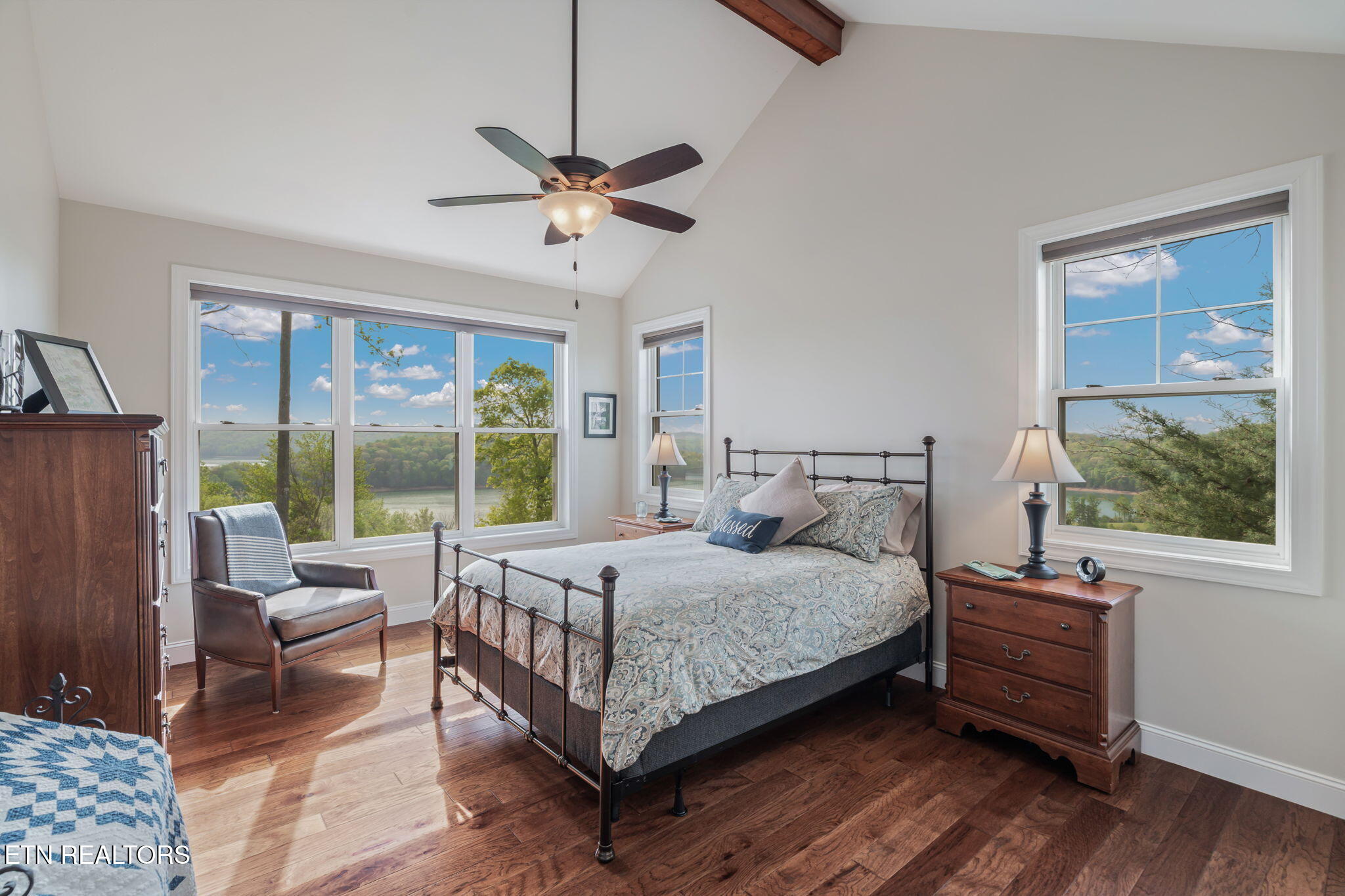 148 Smokeys Point Lafollette TN 37766