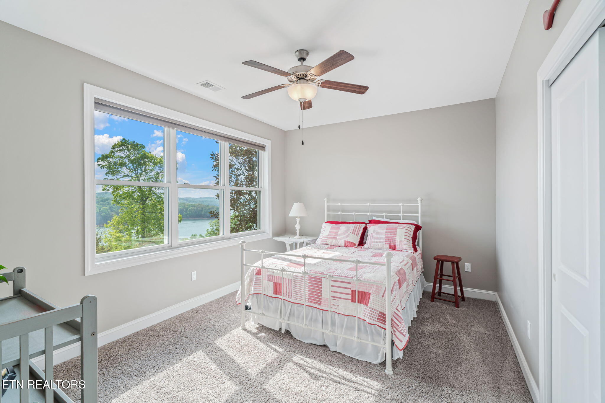 148 Smokeys Point Lafollette TN 37766