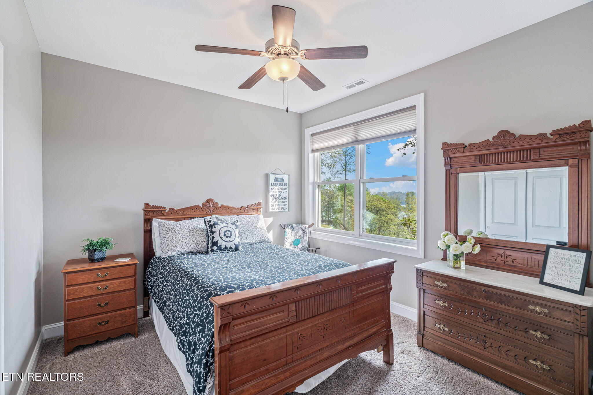 148 Smokeys Point Lafollette TN 37766