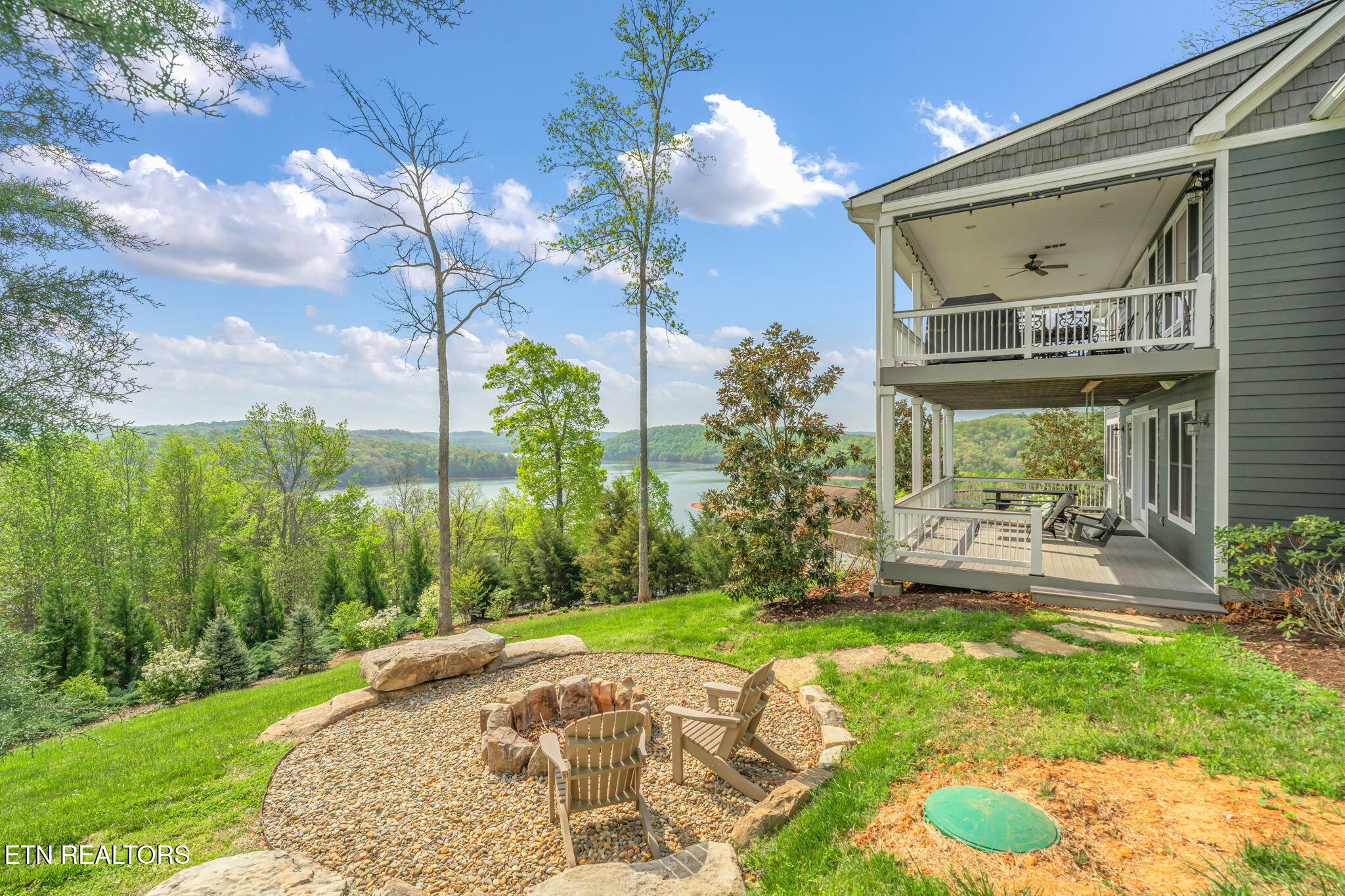 148 Smokeys Point Lafollette TN 37766