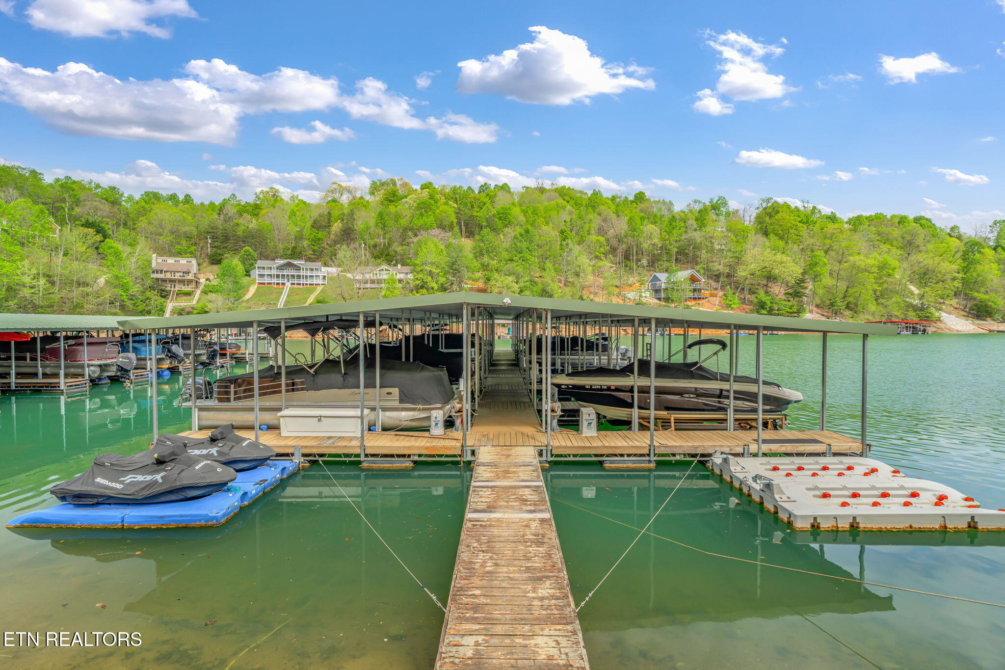 148 Smokeys Point Lafollette TN 37766