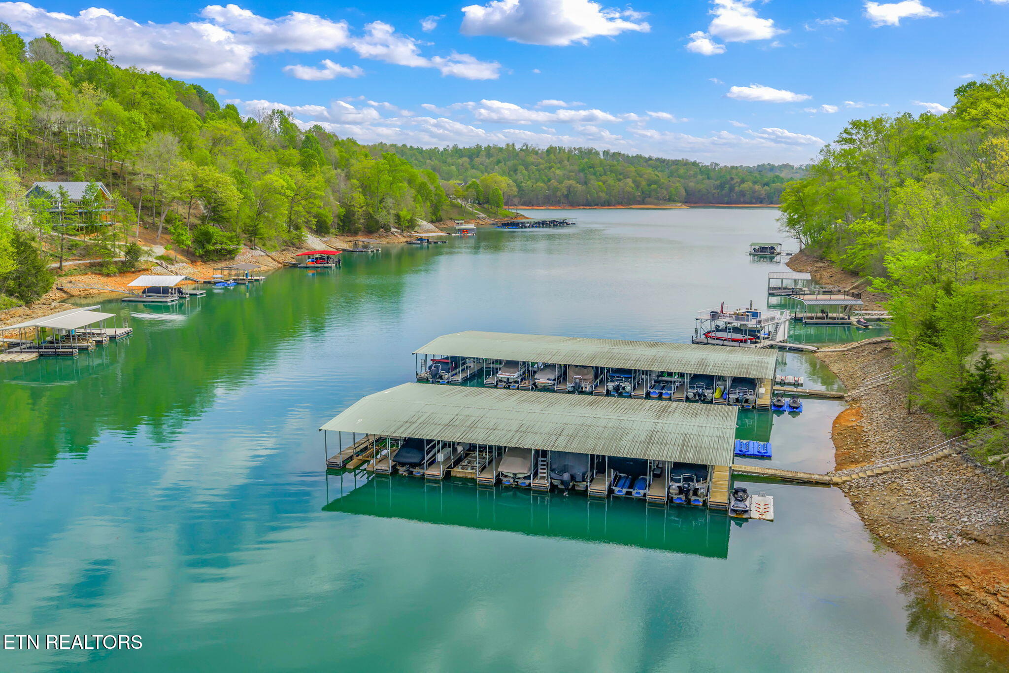 148 Smokeys Point Lafollette TN 37766