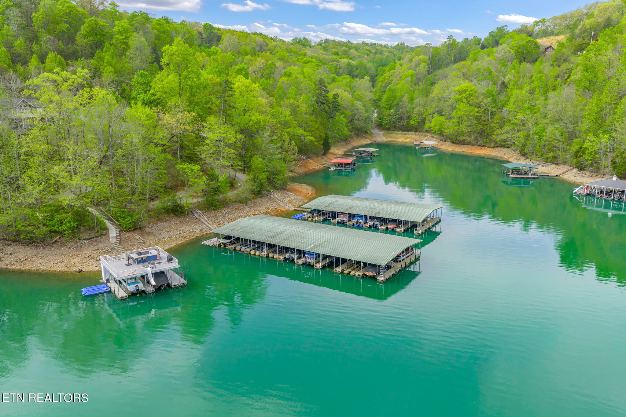 148 Smokeys Point Lafollette TN 37766