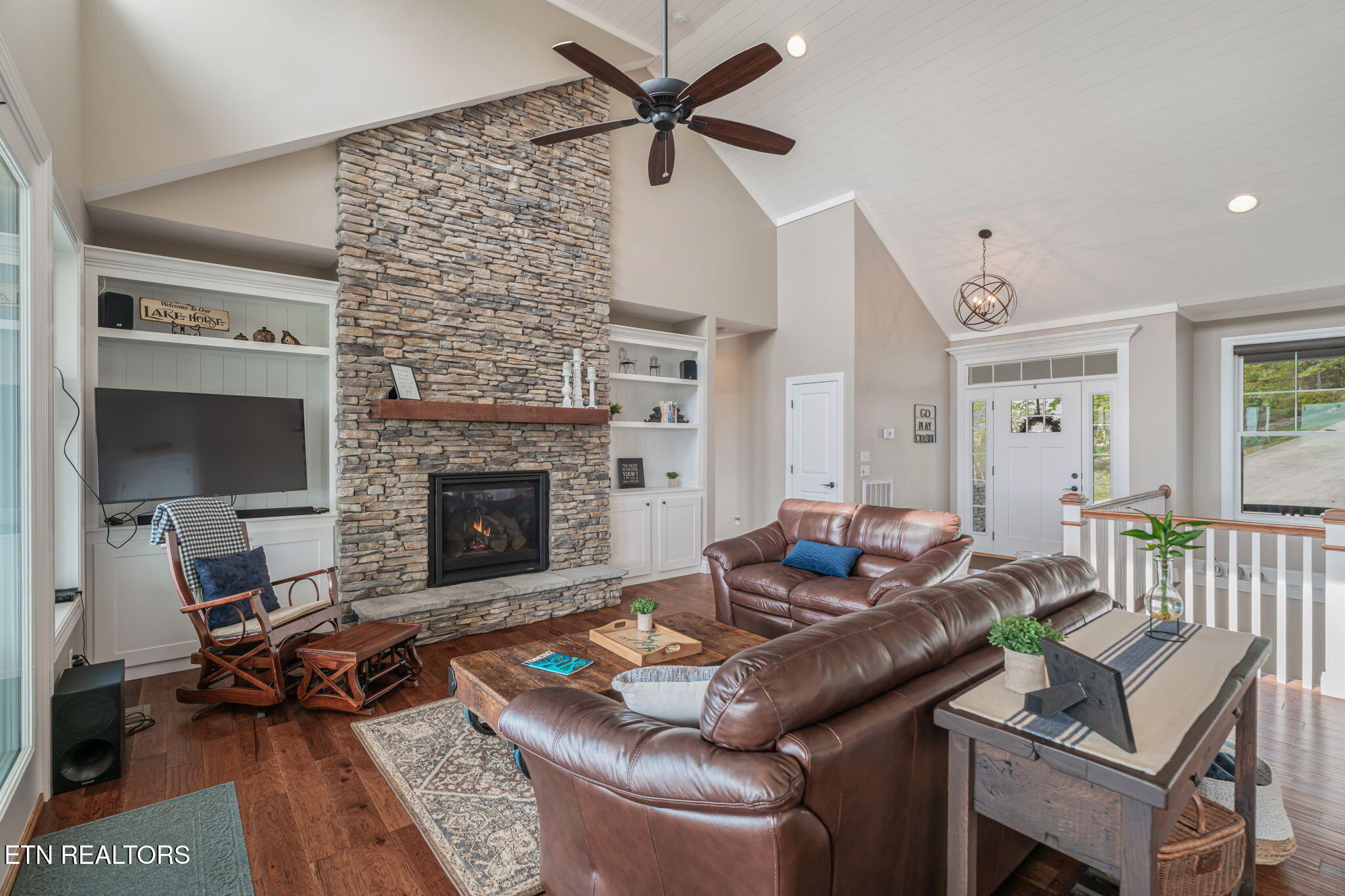 148 Smokeys Point Lafollette TN 37766
