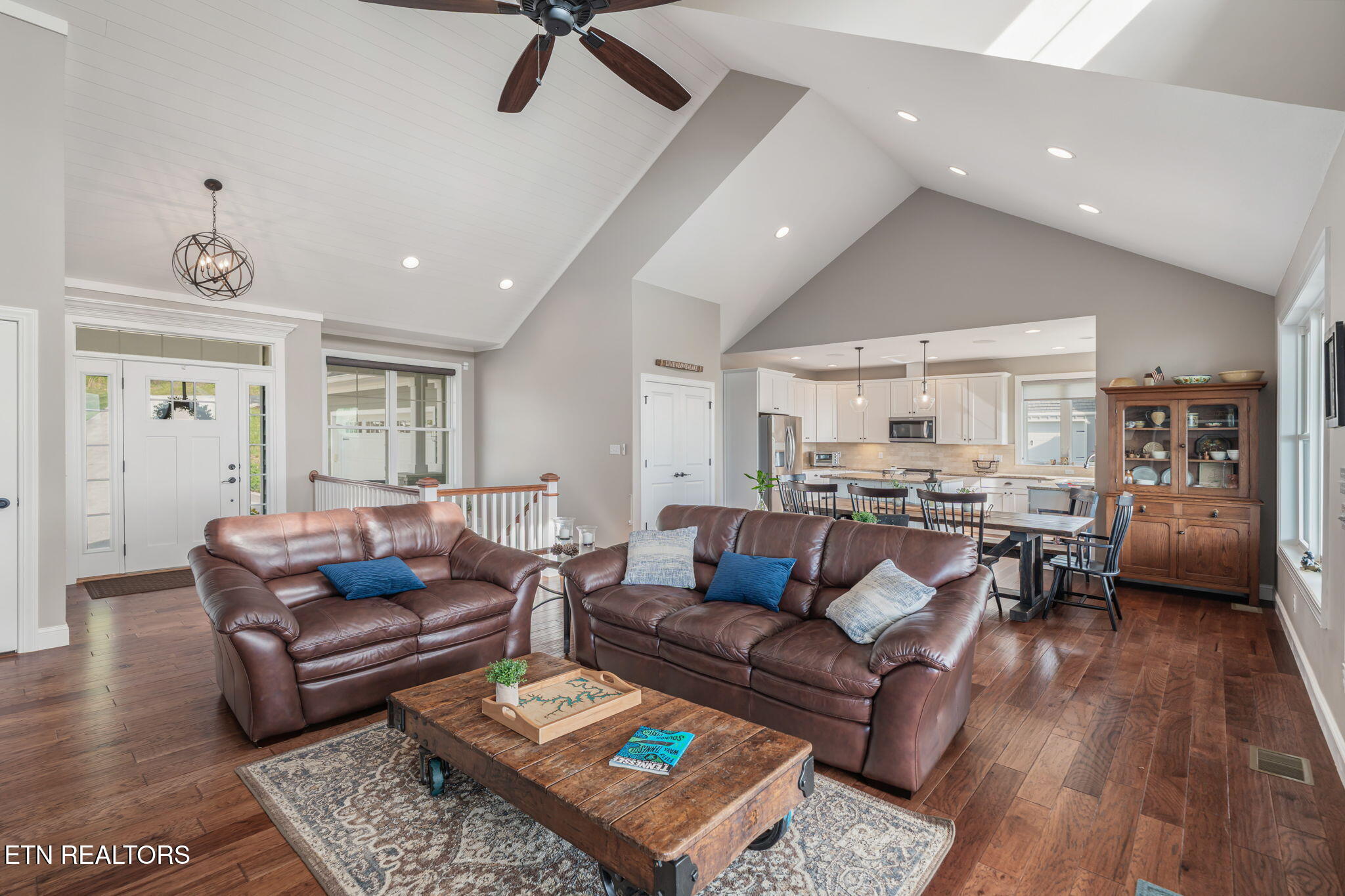 148 Smokeys Point Lafollette TN 37766
