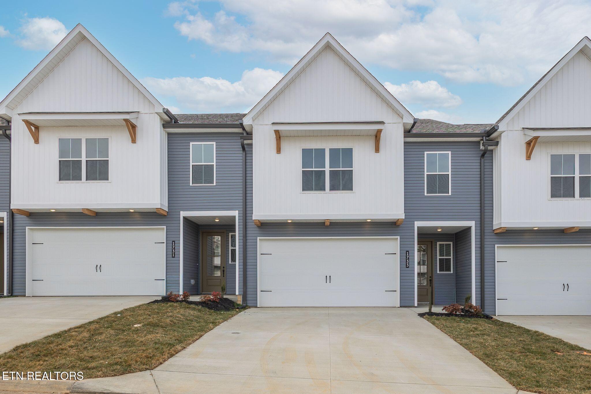 1733 Lateglow Way Knoxville TN 37931