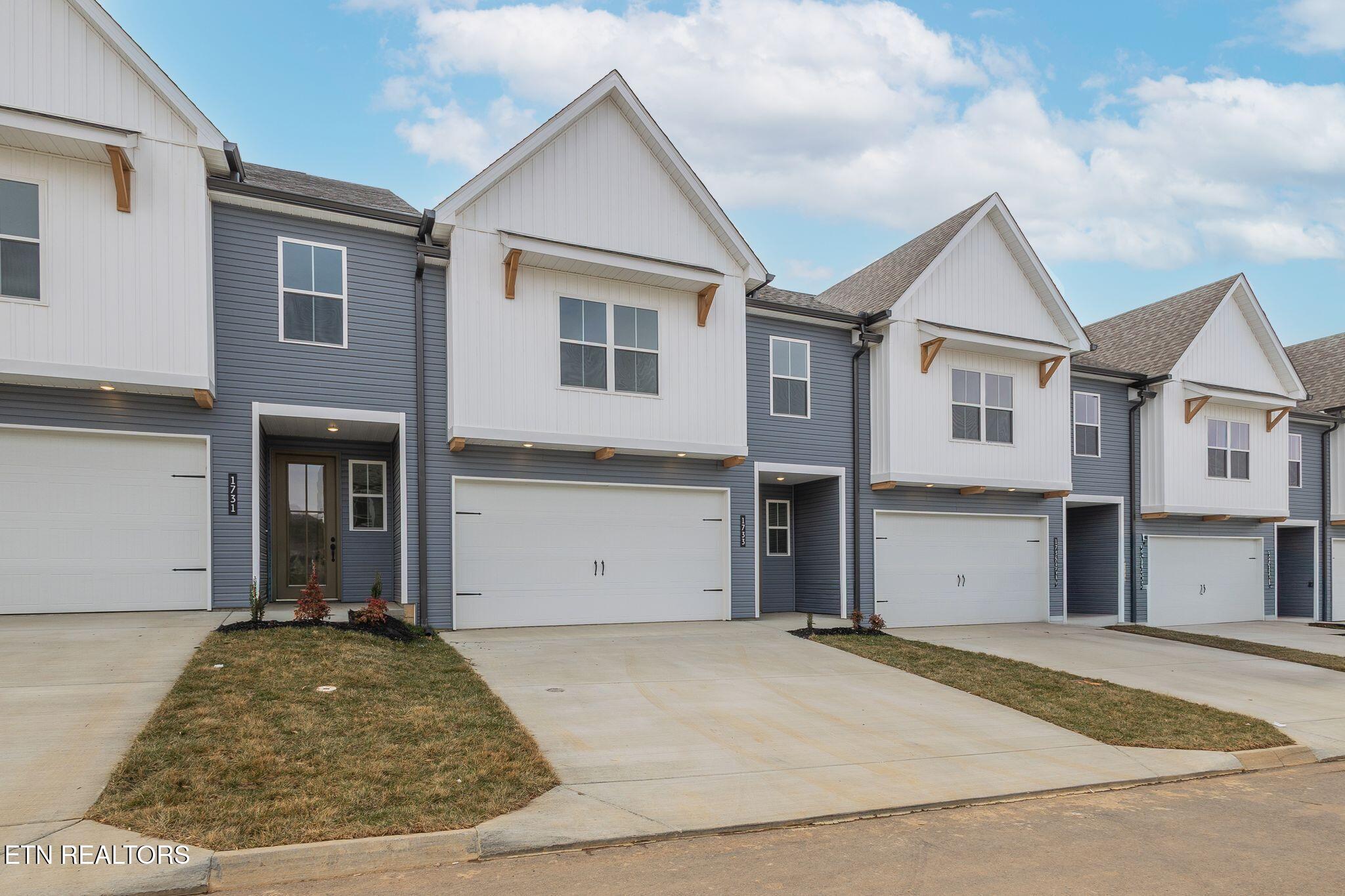 1733 Lateglow Way Knoxville TN 37931