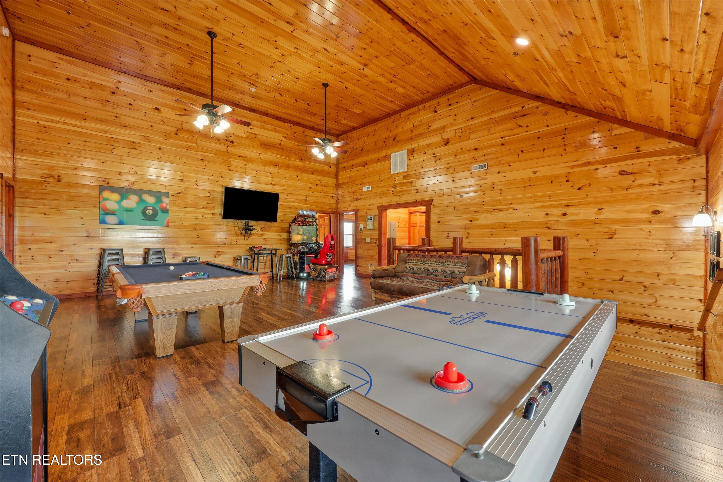 1935 Blackthorn Trail Sevierville TN 37876